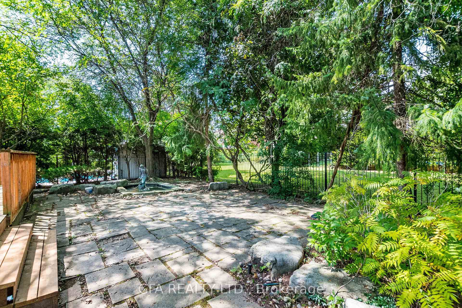 Photo 46 of 1027 Masters Green, Oakville, Glen Abbey — HOMEH