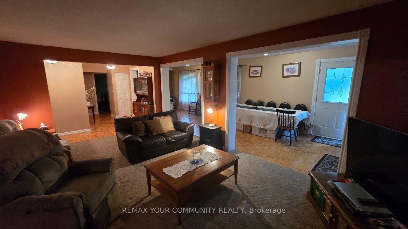 Photo 5 of 1031 Metro Road, Georgina, Historic Lakeshore Communities — HOMEH