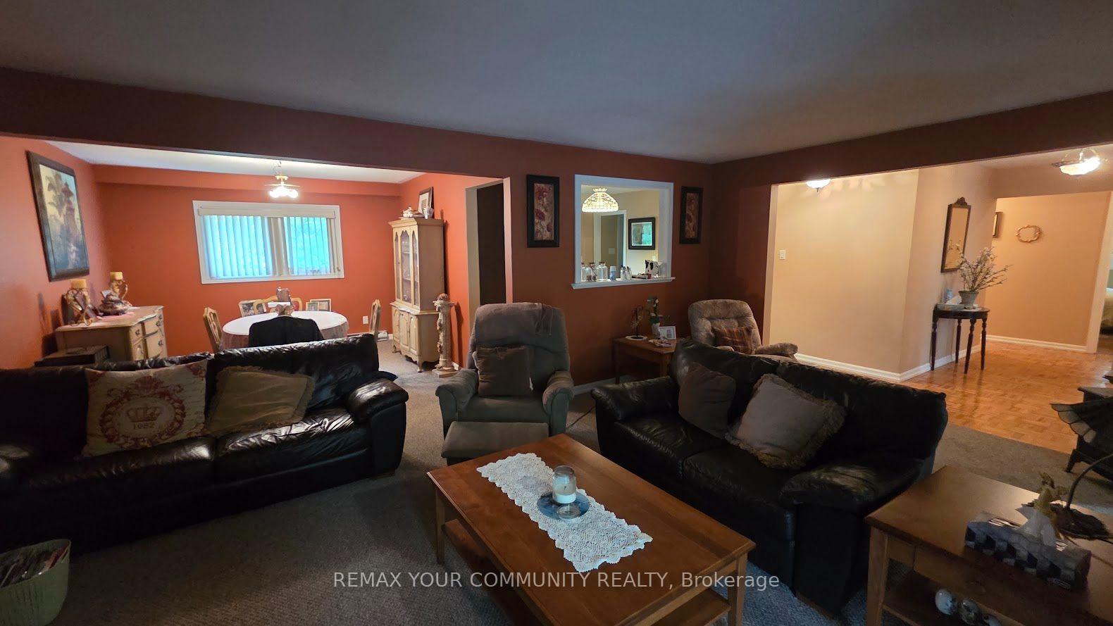 Photo 6 of 1031 Metro Road, Georgina, Historic Lakeshore Communities — HOMEH