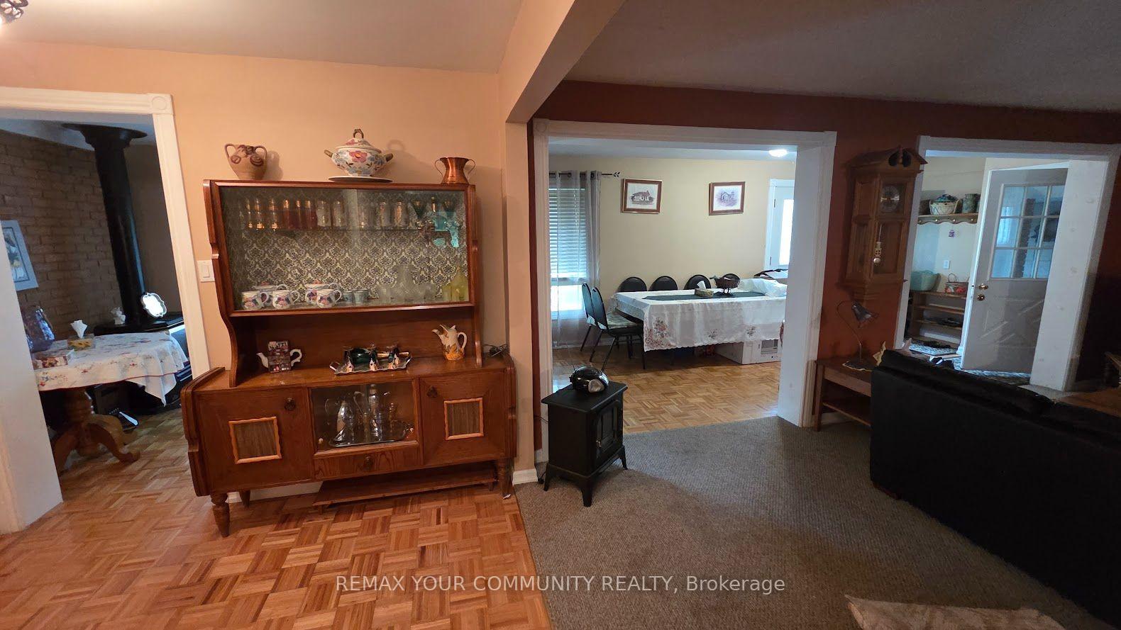 Photo 8 of 1031 Metro Road, Georgina, Historic Lakeshore Communities — HOMEH