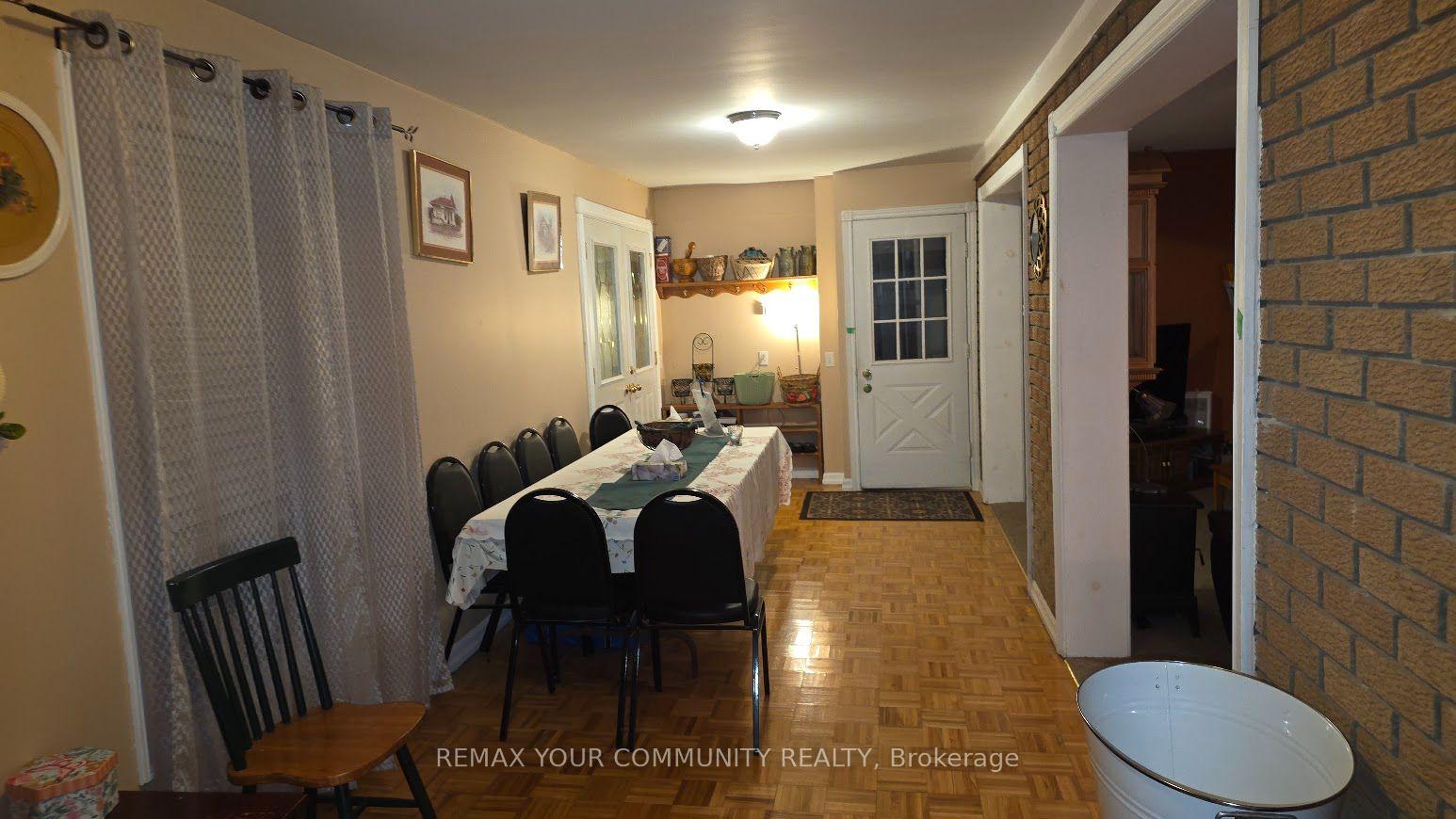 Photo 9 of 1031 Metro Road, Georgina, Historic Lakeshore Communities — HOMEH