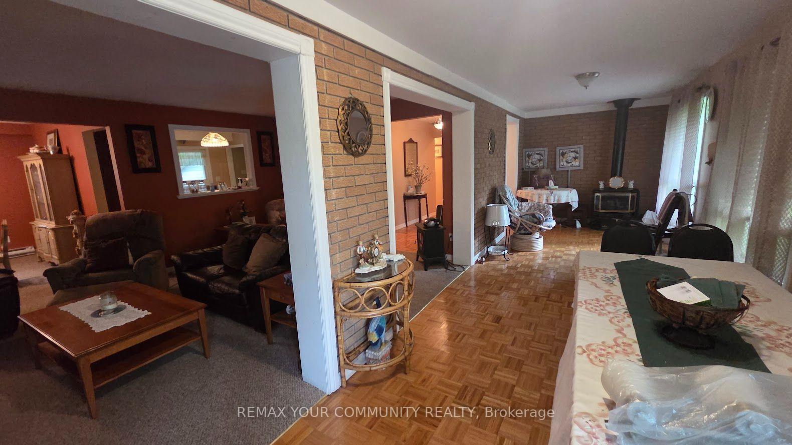Photo 10 of 1031 Metro Road, Georgina, Historic Lakeshore Communities — HOMEH