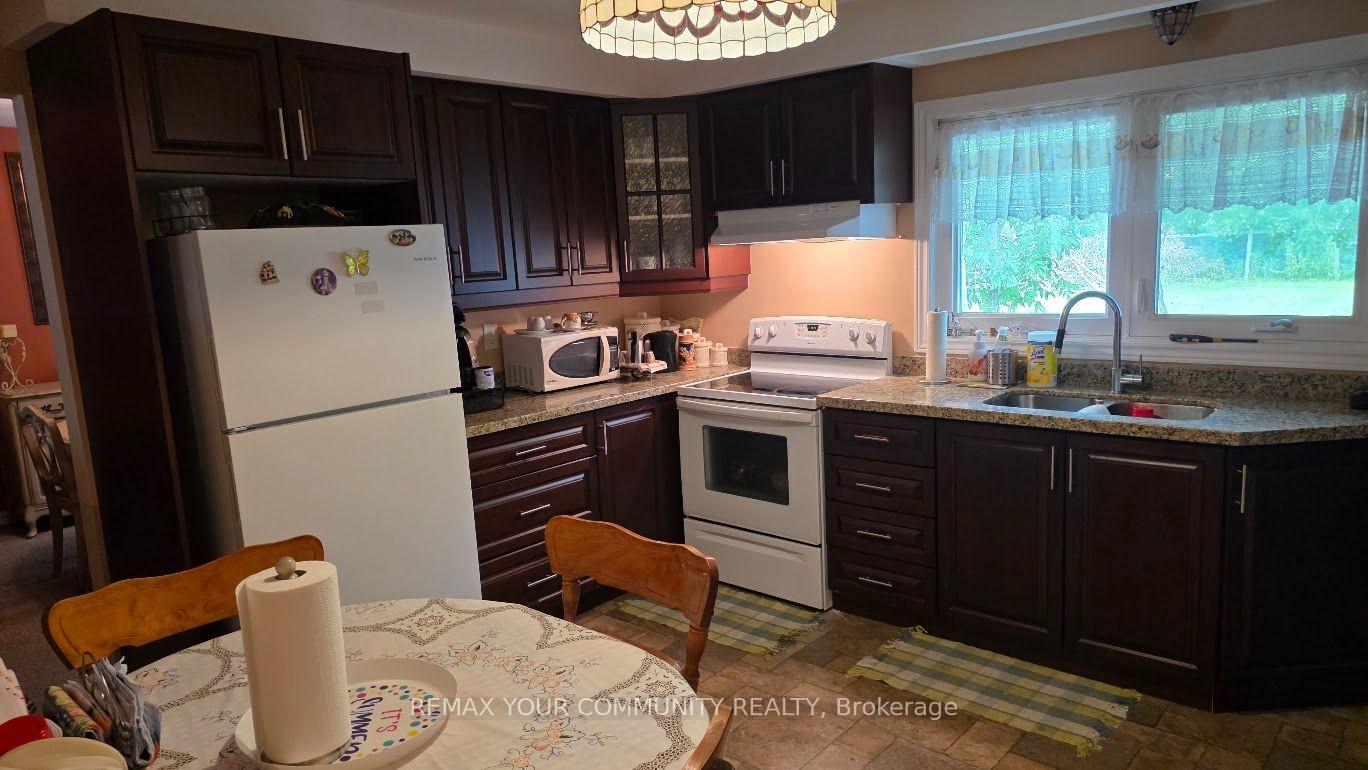 Photo 13 of 1031 Metro Road, Georgina, Historic Lakeshore Communities — HOMEH