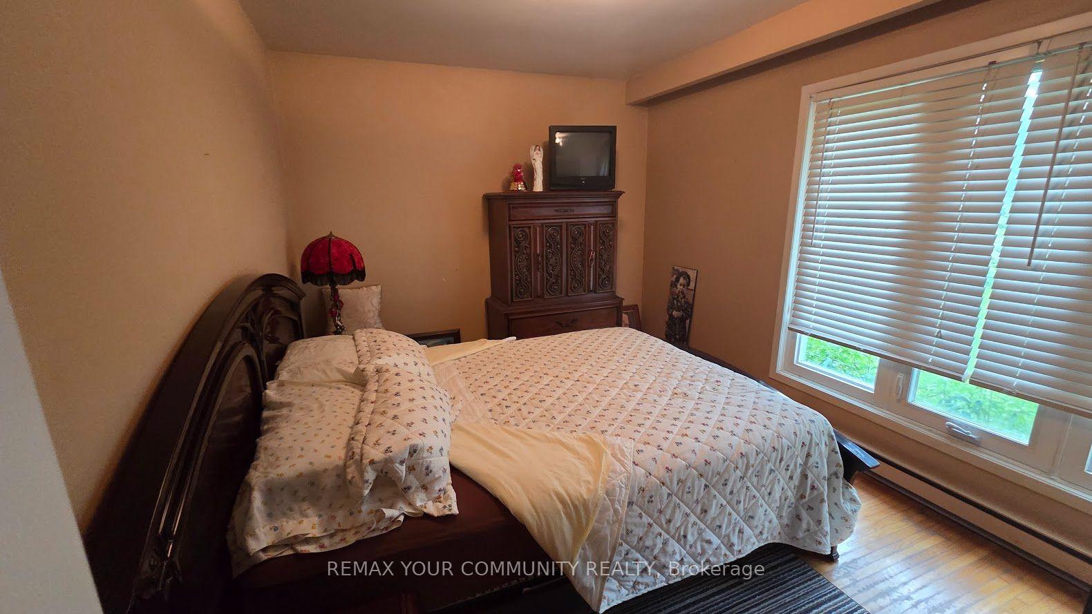 Photo 21 of 1031 Metro Road, Georgina, Historic Lakeshore Communities — HOMEH
