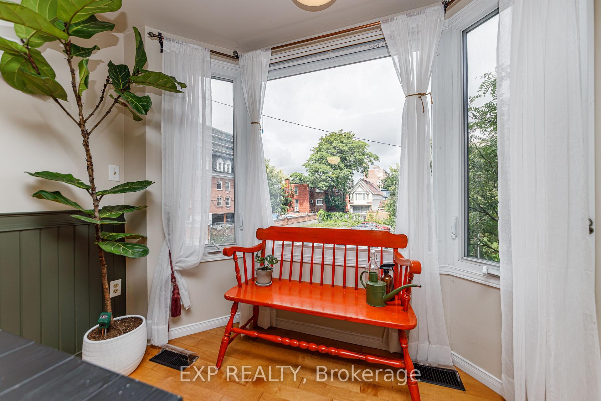Photo 10 of 8 Maclean Street, Ottawa, West Centre Town — HOMEH