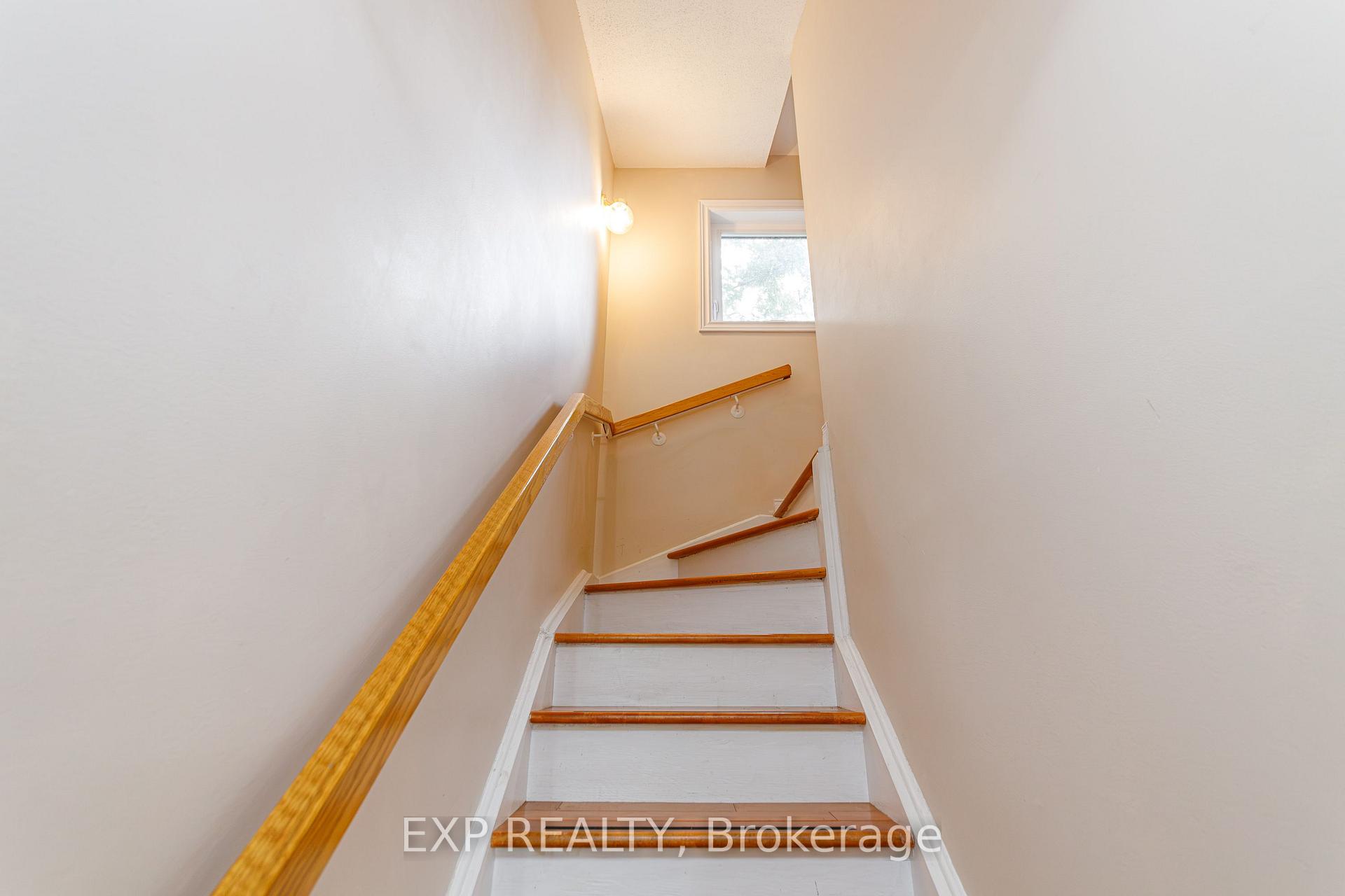 Photo 18 of 8 Maclean Street, Ottawa, West Centre Town — HOMEH