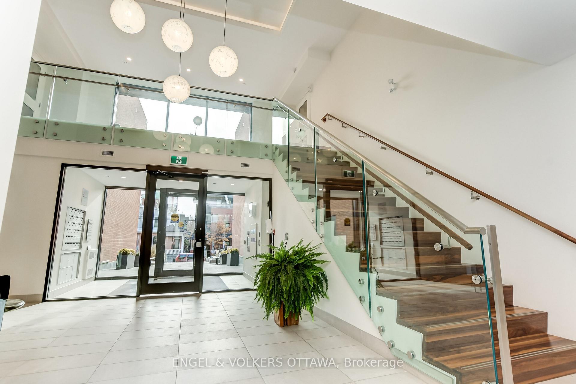 Photo 3 of Unit 210, 280 Crichton Street, Ottawa, Lindenlea — HOMEH