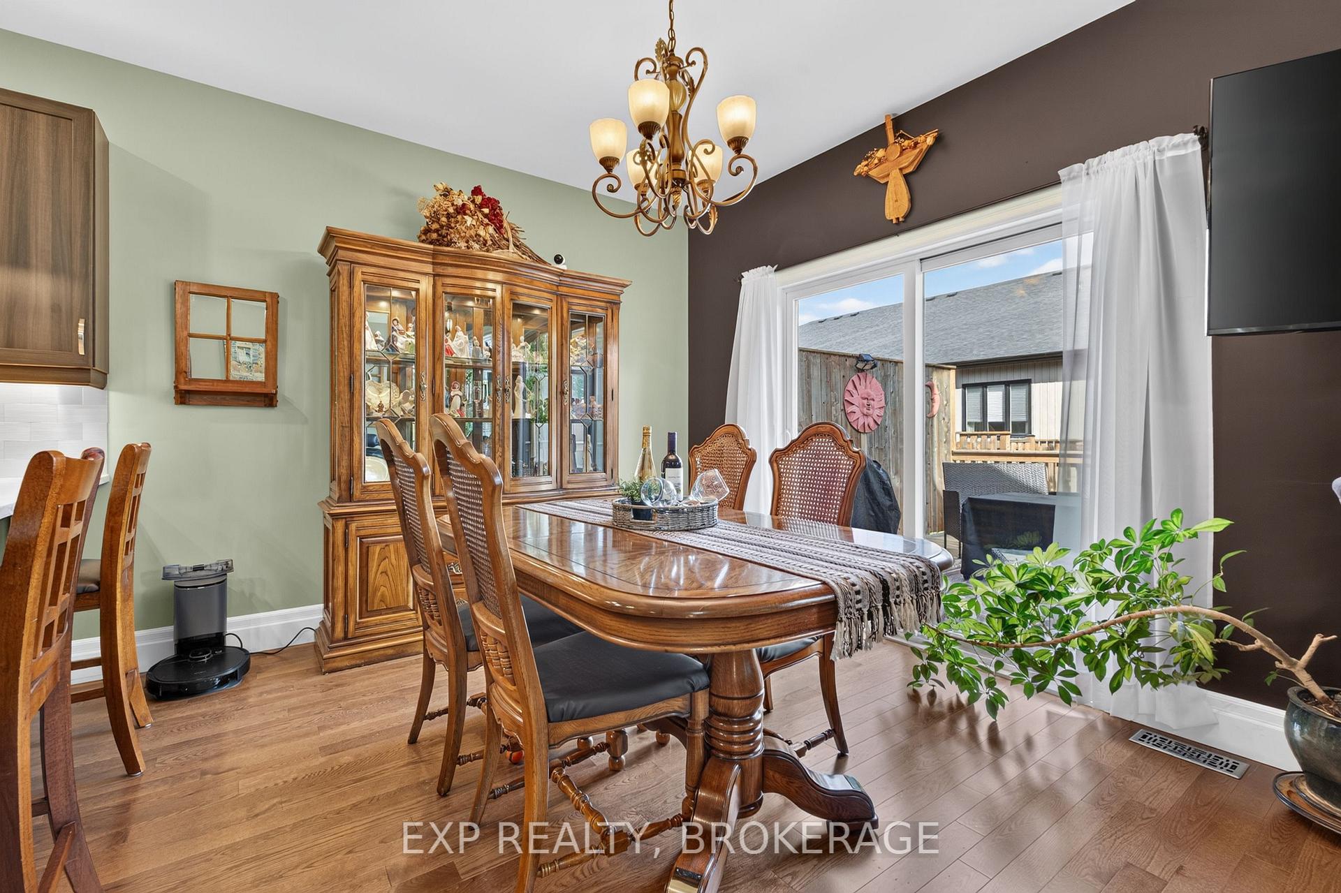 Photo 14 of 32 Curtis Street, Prince Edward County, Picton Ward — HOMEH