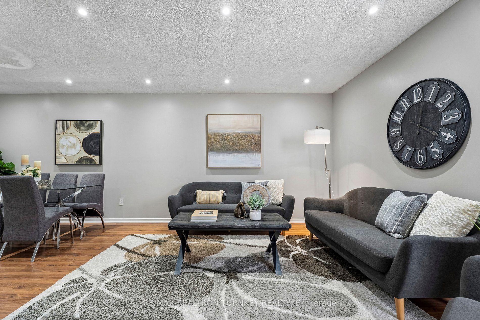 Photo 6 of 805 Playter Crescent, Newmarket, Armitage — HOMEH