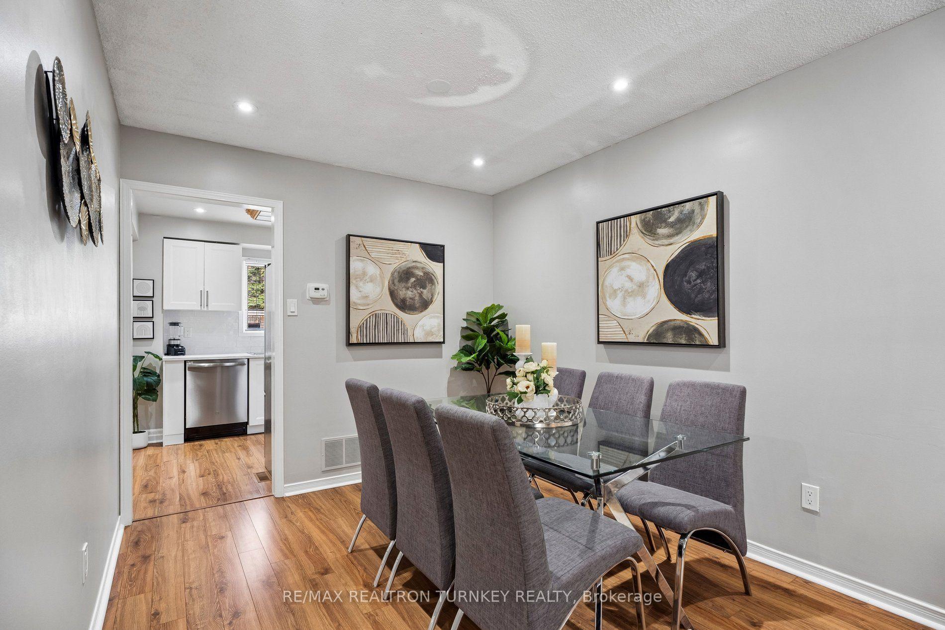 Photo 10 of 805 Playter Crescent, Newmarket, Armitage — HOMEH