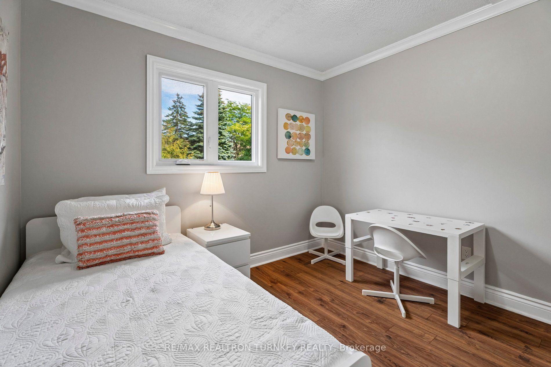 Photo 30 of 805 Playter Crescent, Newmarket, Armitage — HOMEH