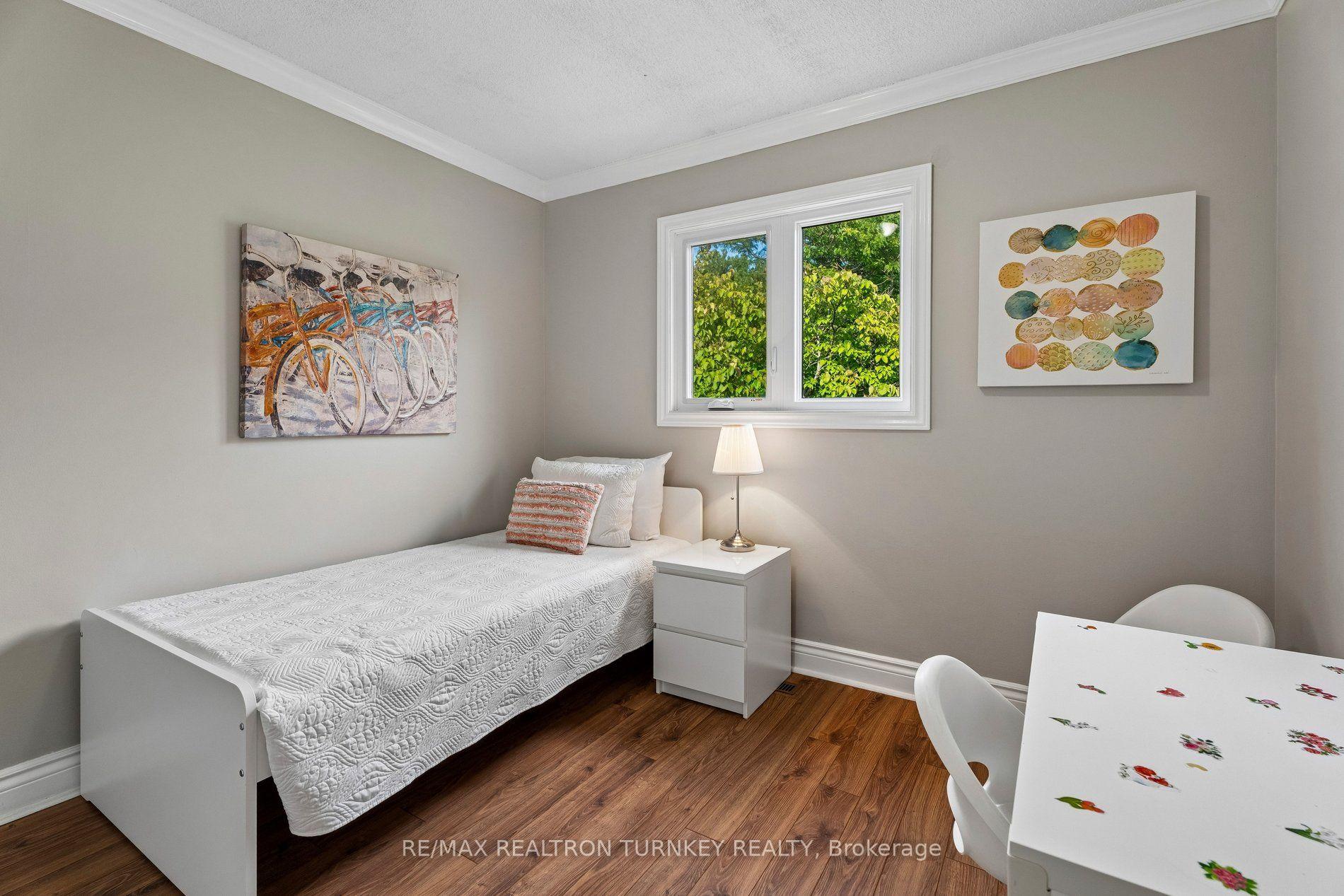Photo 31 of 805 Playter Crescent, Newmarket, Armitage — HOMEH