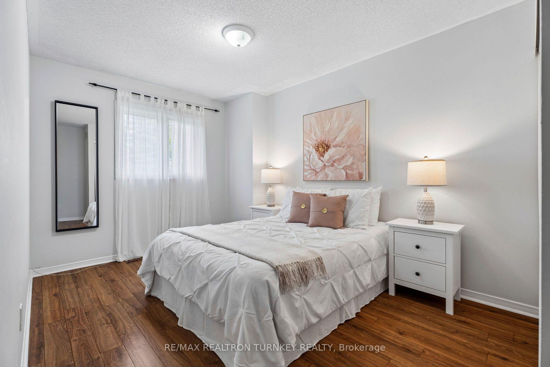 Photo 28 of 805 Playter Crescent, Newmarket, Armitage — HOMEH
