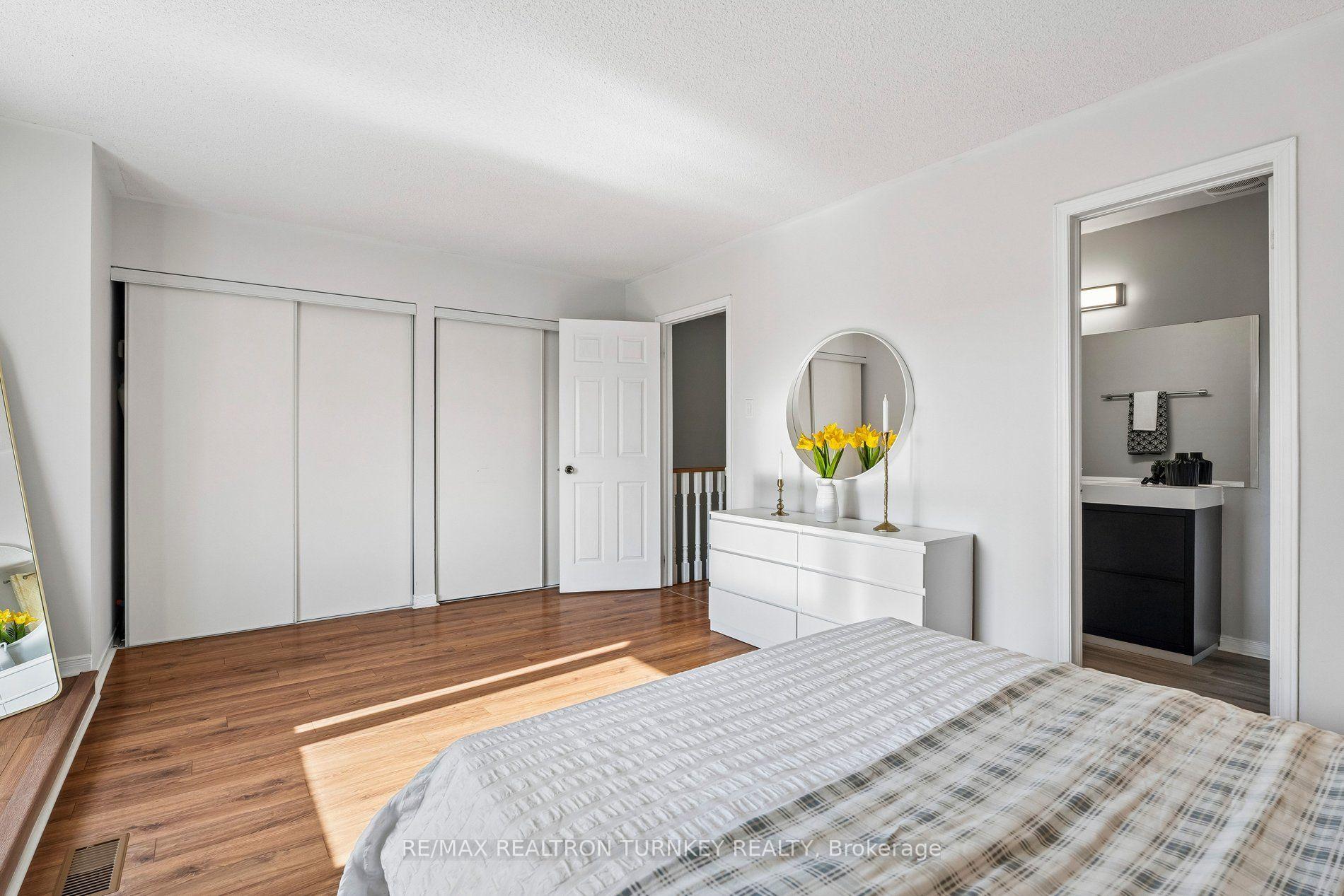 Photo 25 of 805 Playter Crescent, Newmarket, Armitage — HOMEH