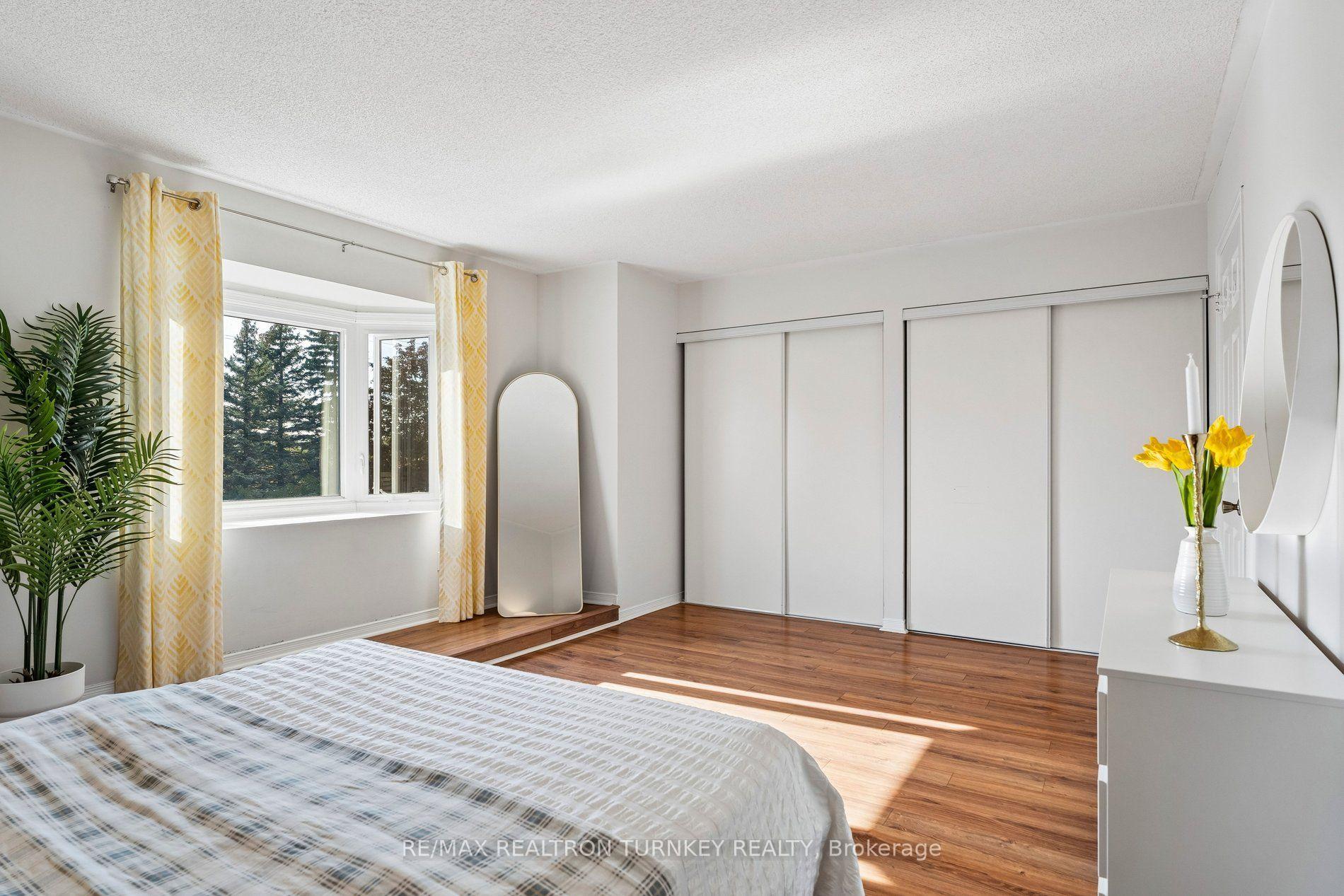 Photo 26 of 805 Playter Crescent, Newmarket, Armitage — HOMEH