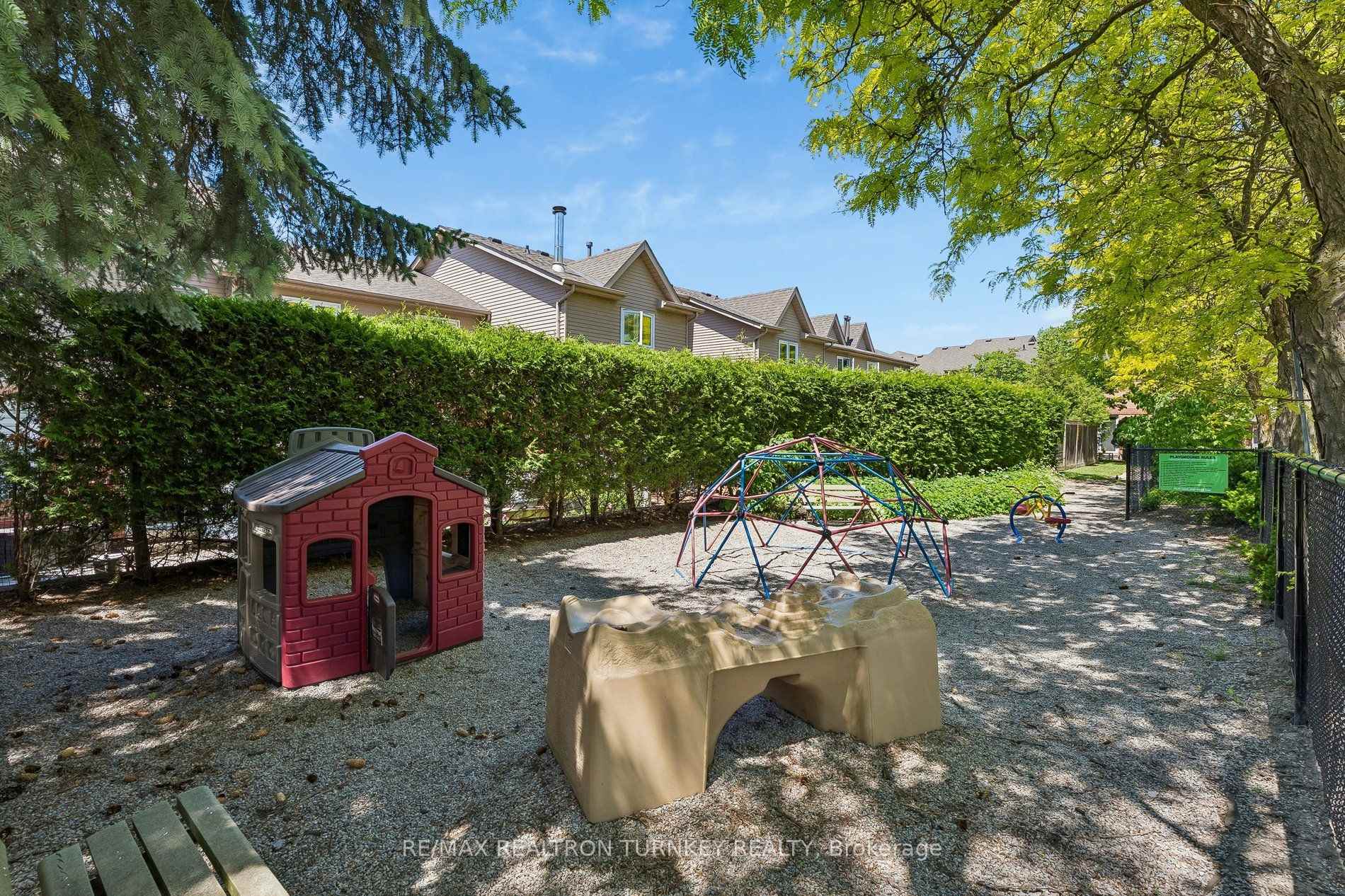 Photo 46 of 805 Playter Crescent, Newmarket, Armitage — HOMEH