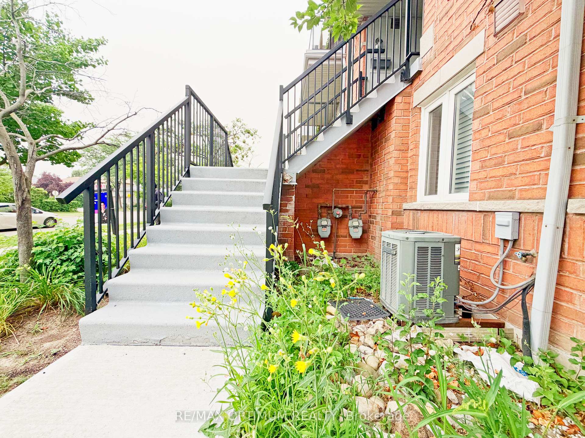 Photo 2 of Unit 17, 4620 Guildwood Way, Mississauga, Hurontario — HOMEH