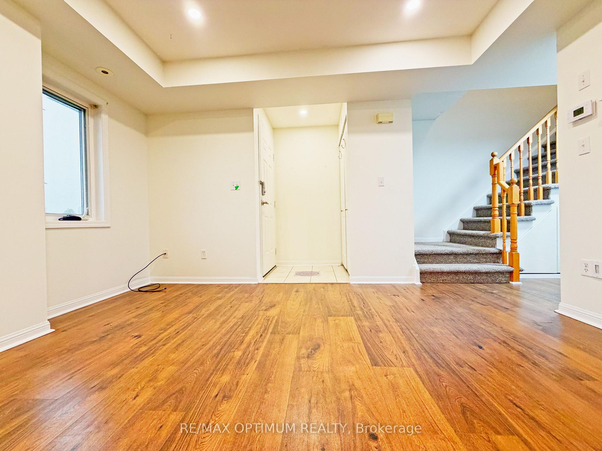 Photo 3 of Unit 17, 4620 Guildwood Way, Mississauga, Hurontario — HOMEH