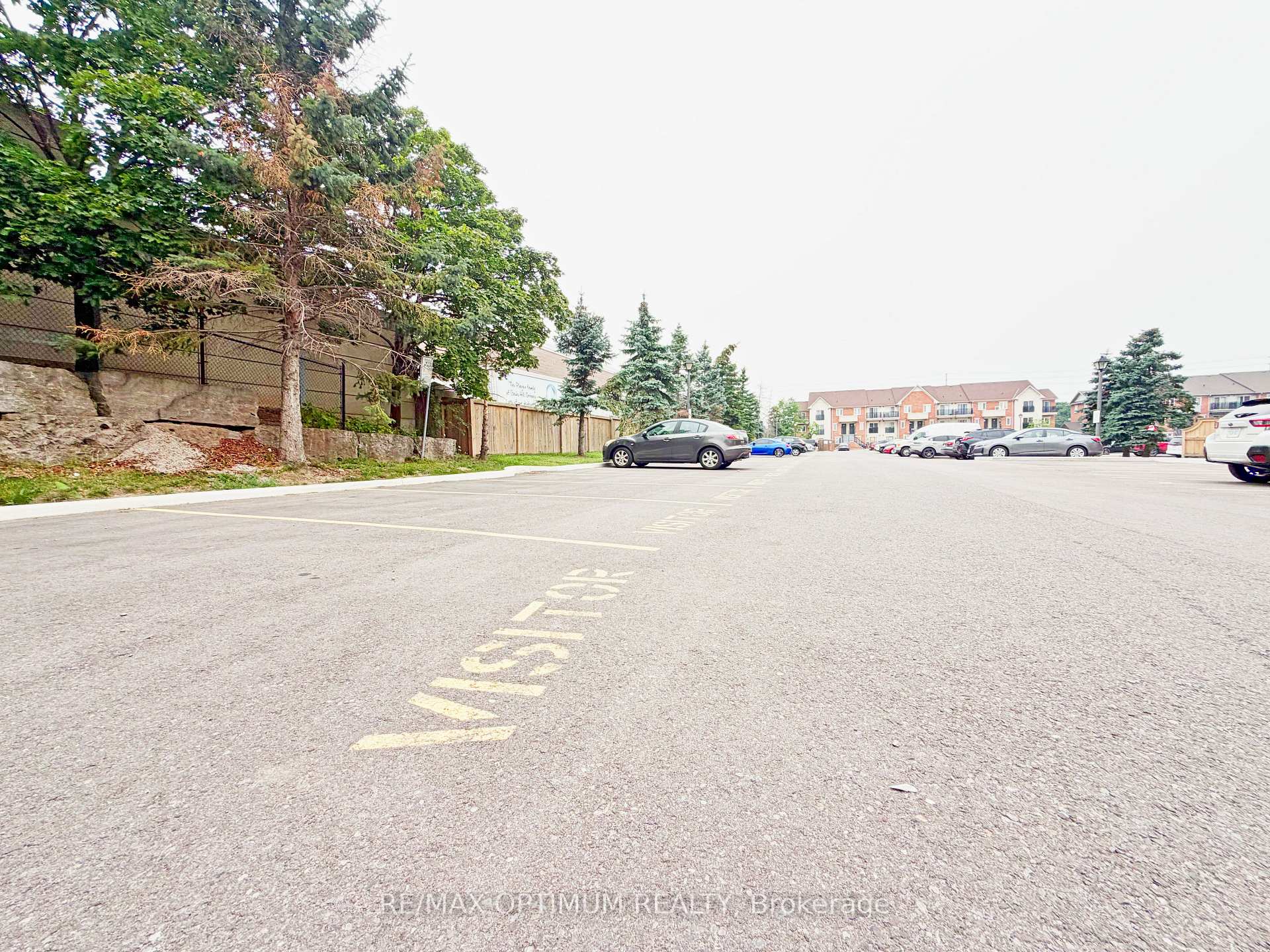 Photo 35 of Unit 17, 4620 Guildwood Way, Mississauga, Hurontario — HOMEH