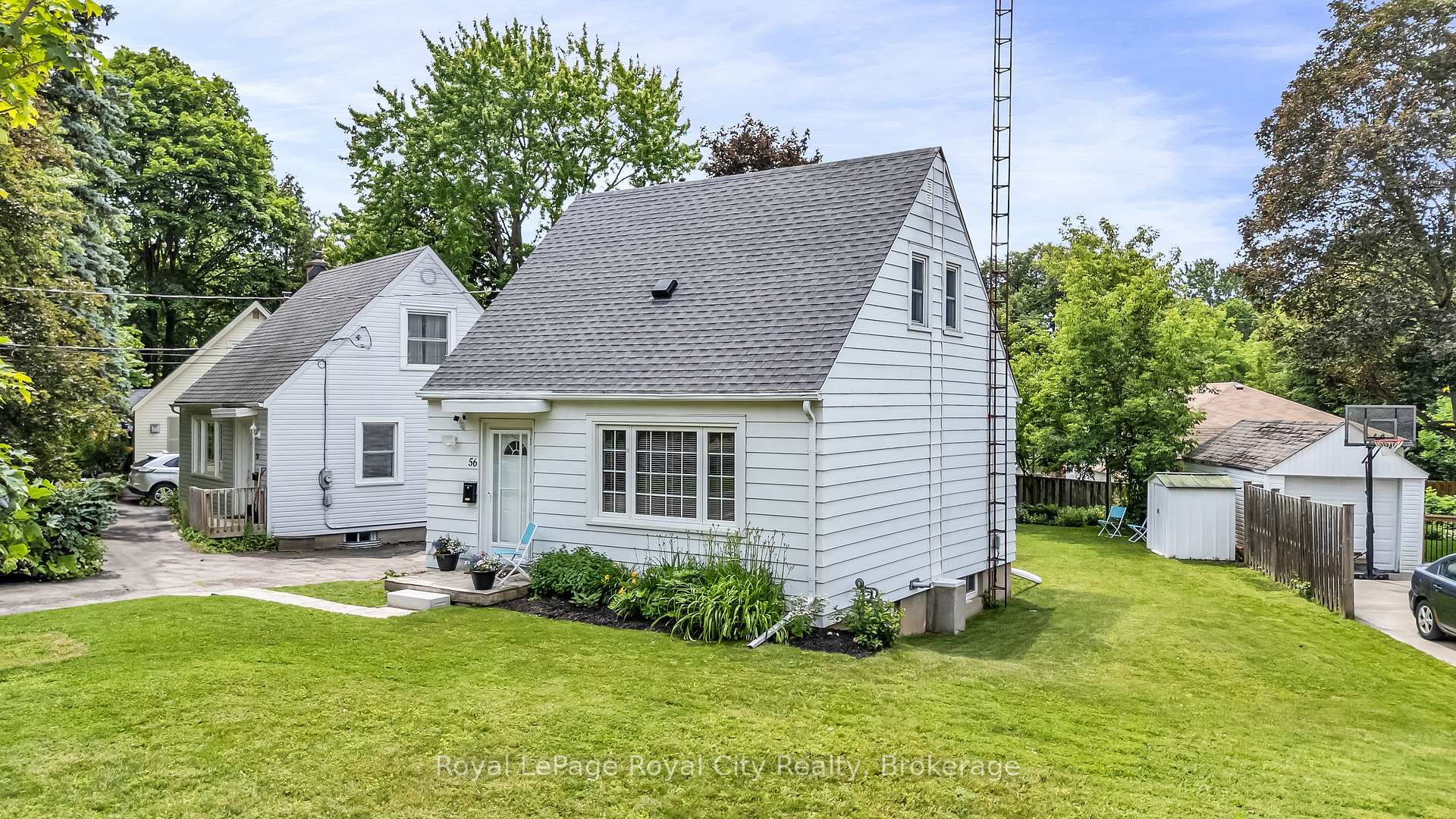Photo 2 of 56 Winston Crescent, Guelph, St. George's — HOMEH