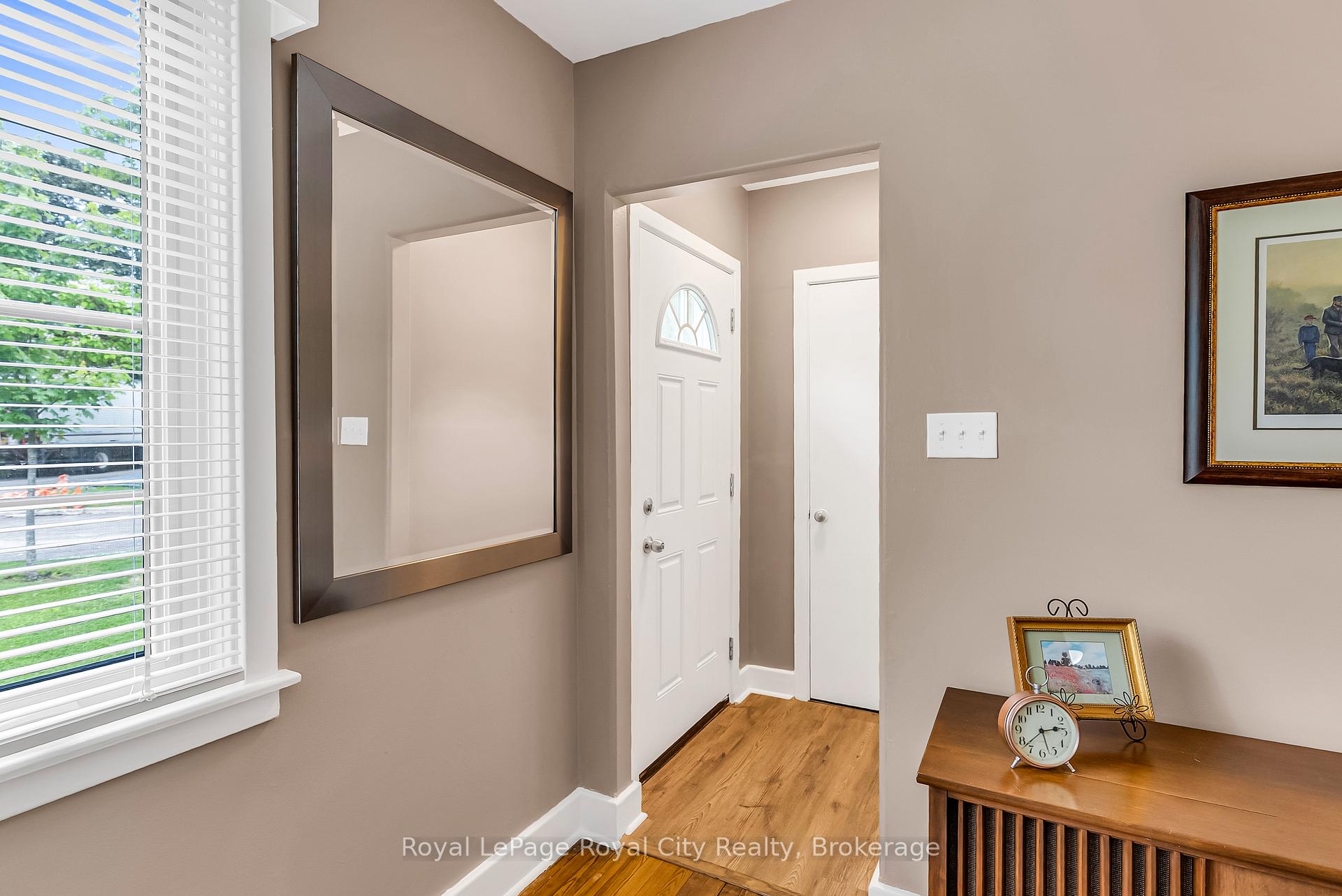 Photo 6 of 56 Winston Crescent, Guelph, St. George's — HOMEH