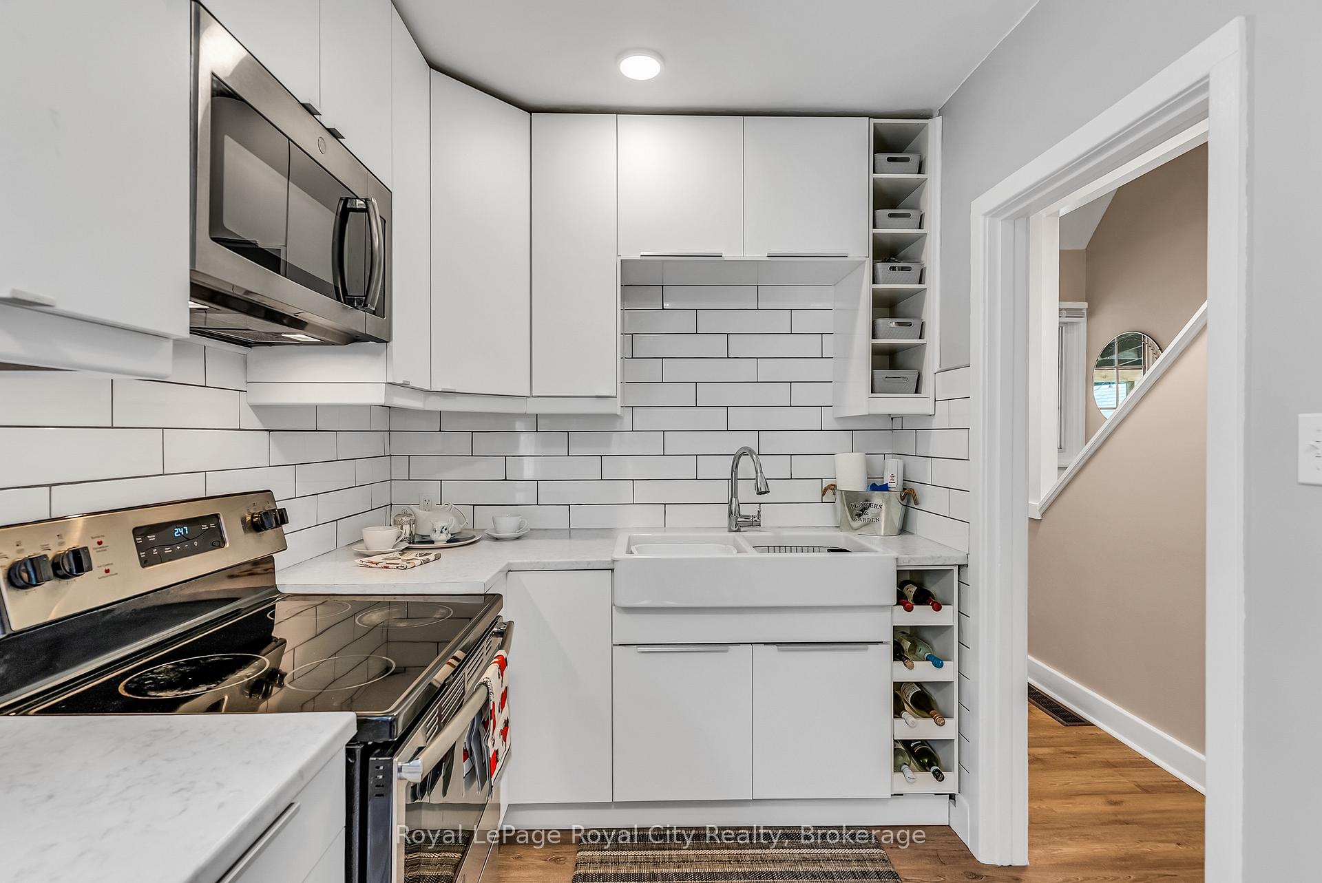 Photo 11 of 56 Winston Crescent, Guelph, St. George's — HOMEH