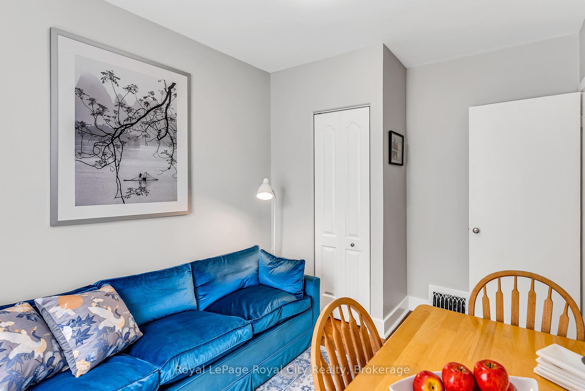 Photo 14 of 56 Winston Crescent, Guelph, St. George's — HOMEH