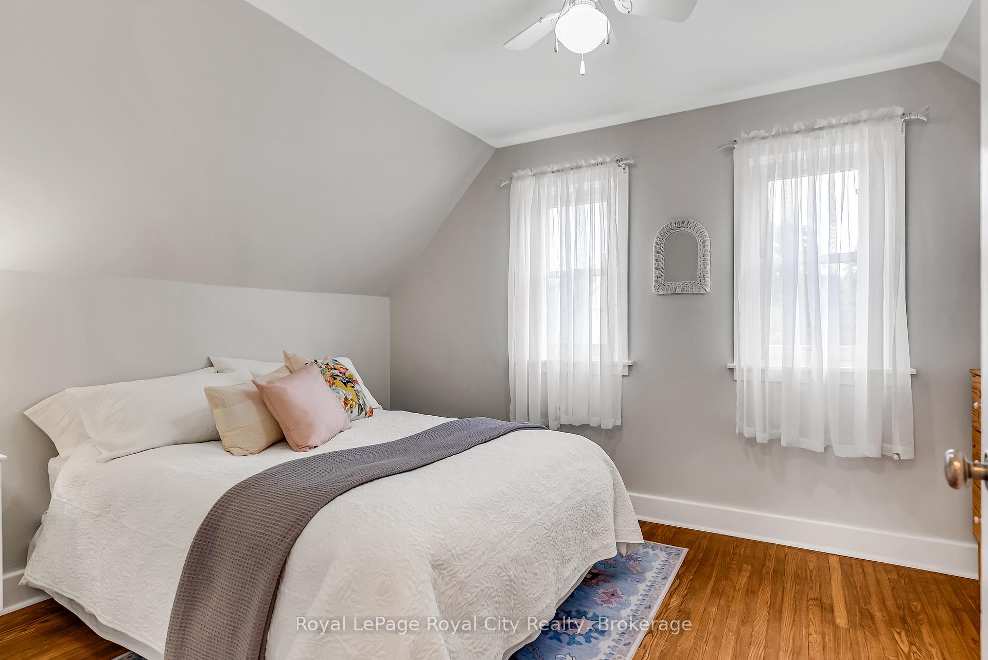 Photo 19 of 56 Winston Crescent, Guelph, St. George's — HOMEH