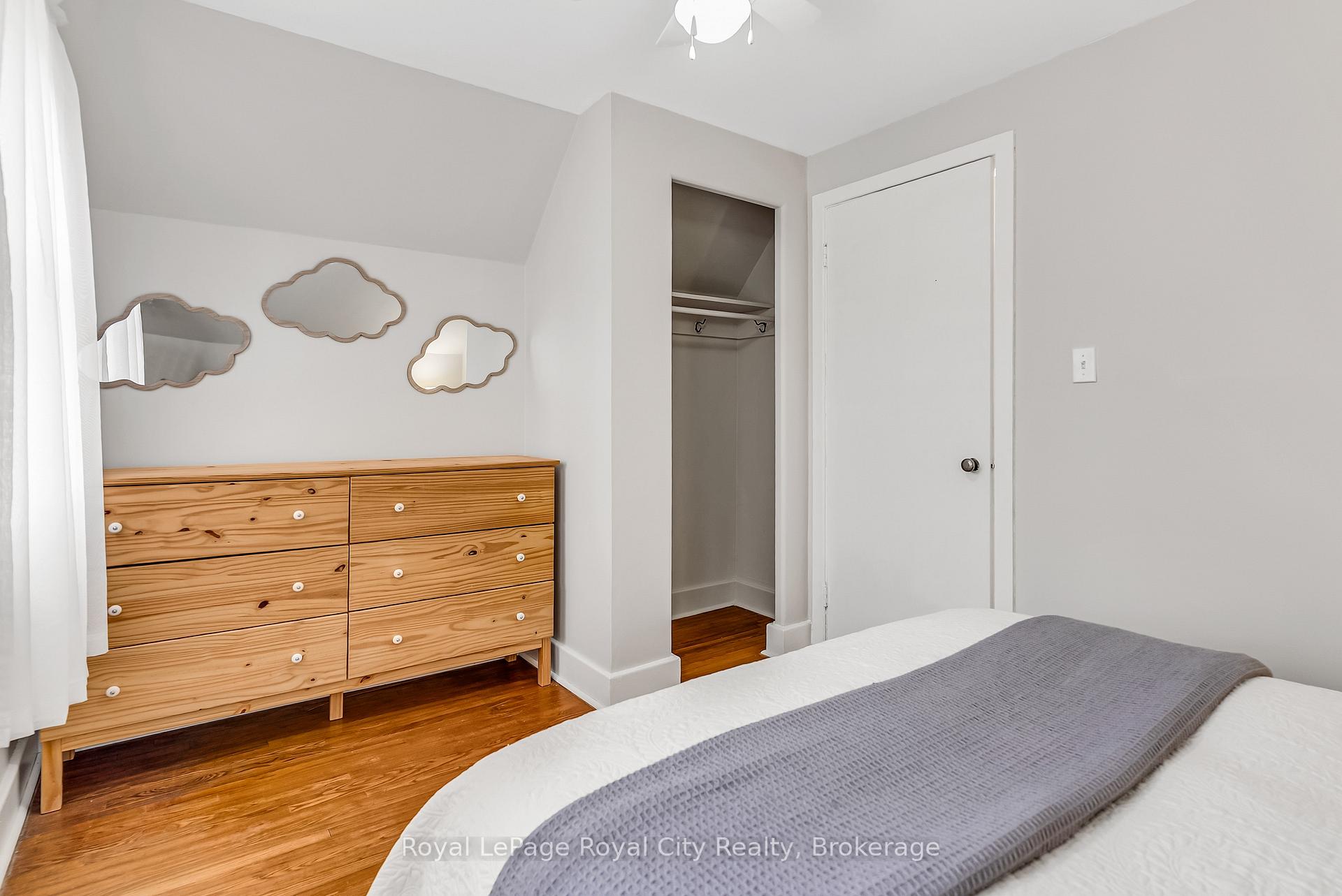 Photo 21 of 56 Winston Crescent, Guelph, St. George's — HOMEH