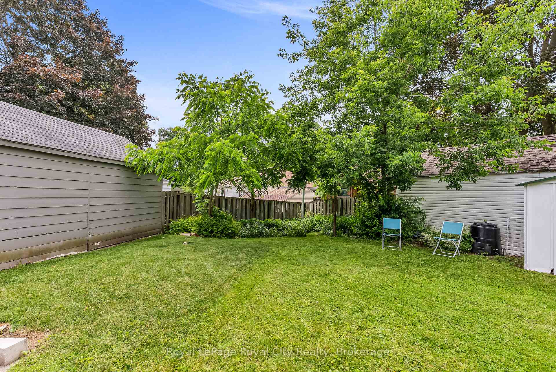 Photo 29 of 56 Winston Crescent, Guelph, St. George's — HOMEH