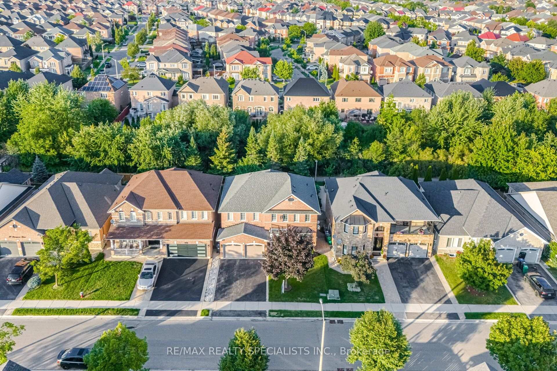 Photo 3 of 25 Dovergreen Drive, Brampton, Fletcher's Meadow — HOMEH