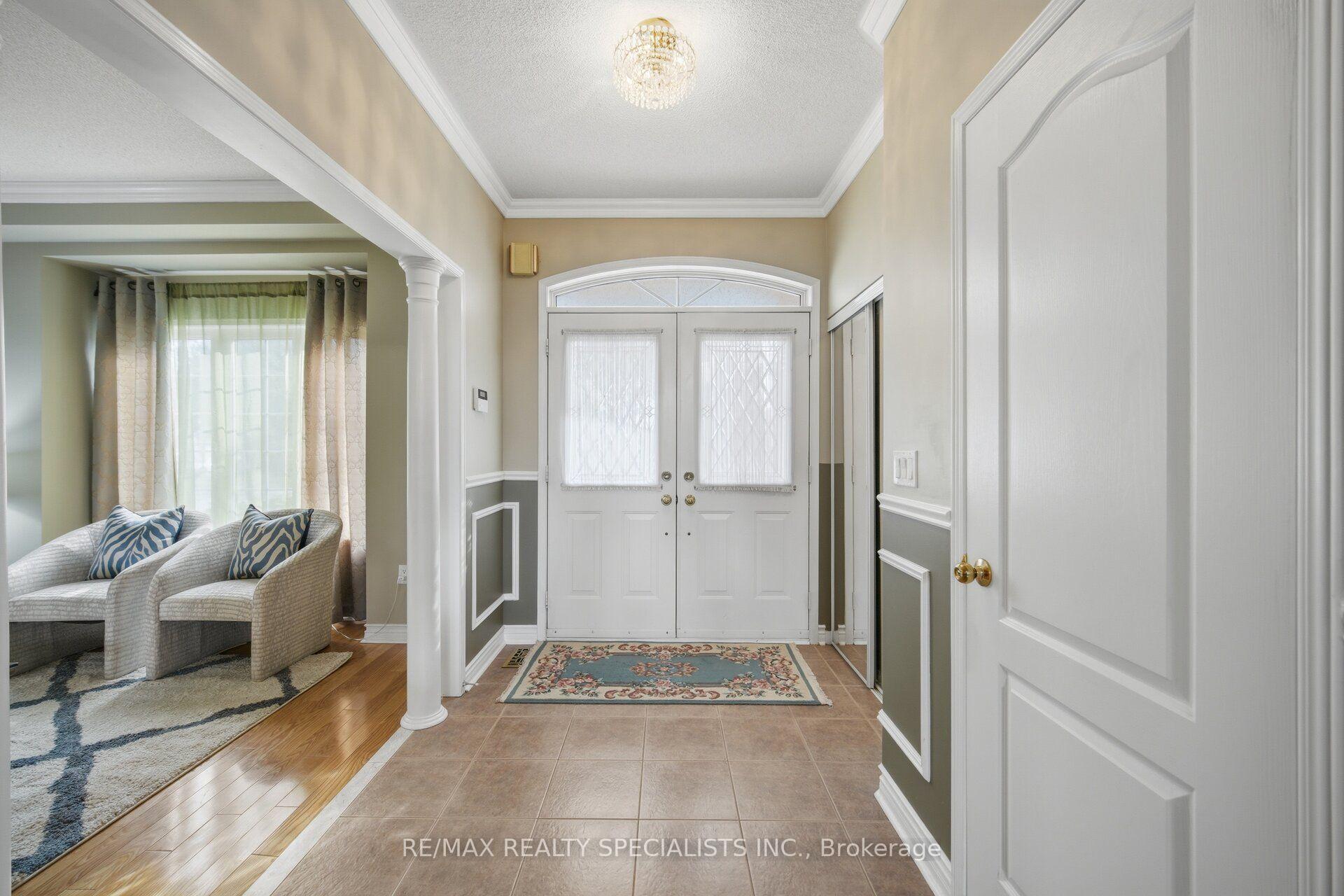 Photo 10 of 25 Dovergreen Drive, Brampton, Fletcher's Meadow — HOMEH