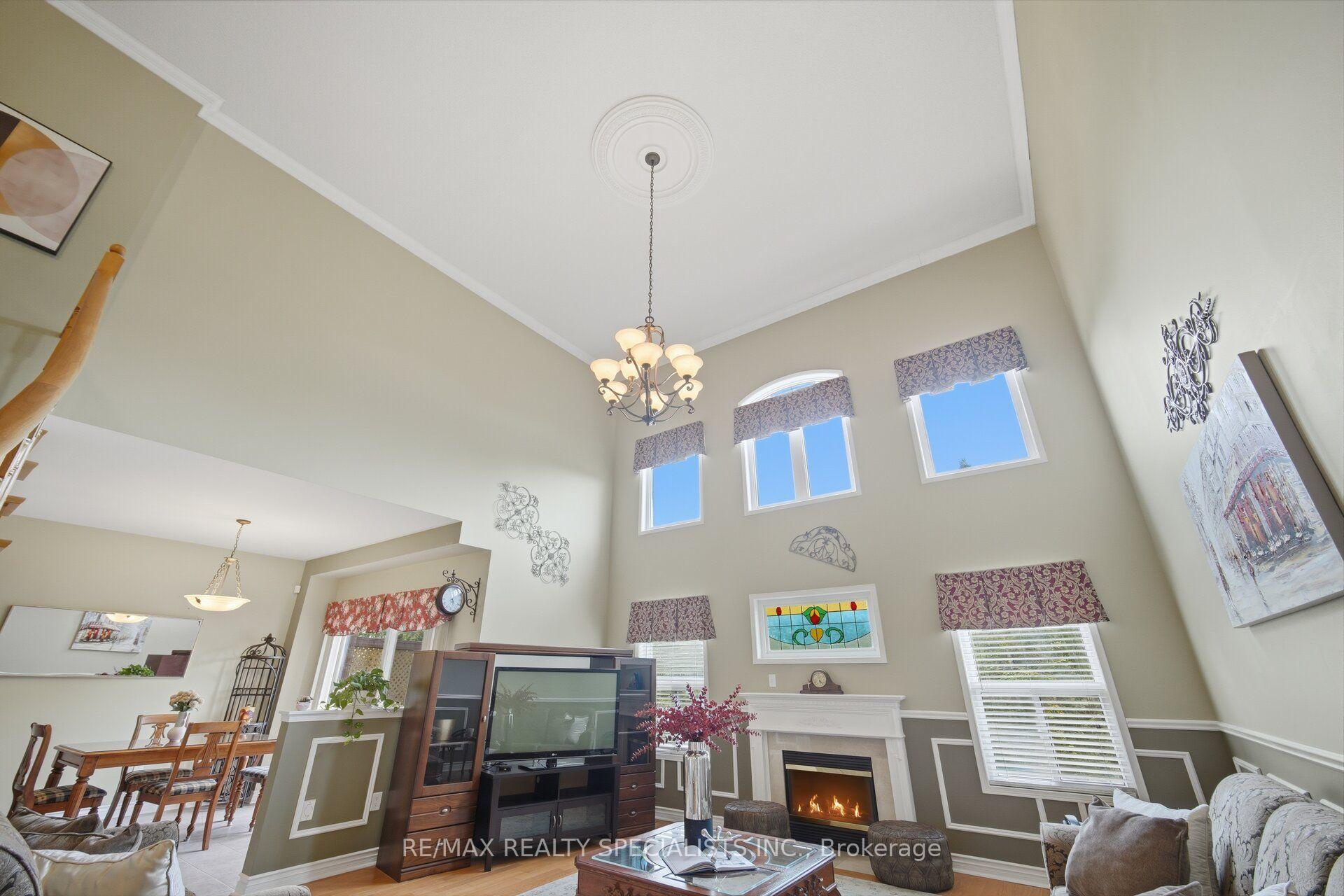 Photo 16 of 25 Dovergreen Drive, Brampton, Fletcher's Meadow — HOMEH