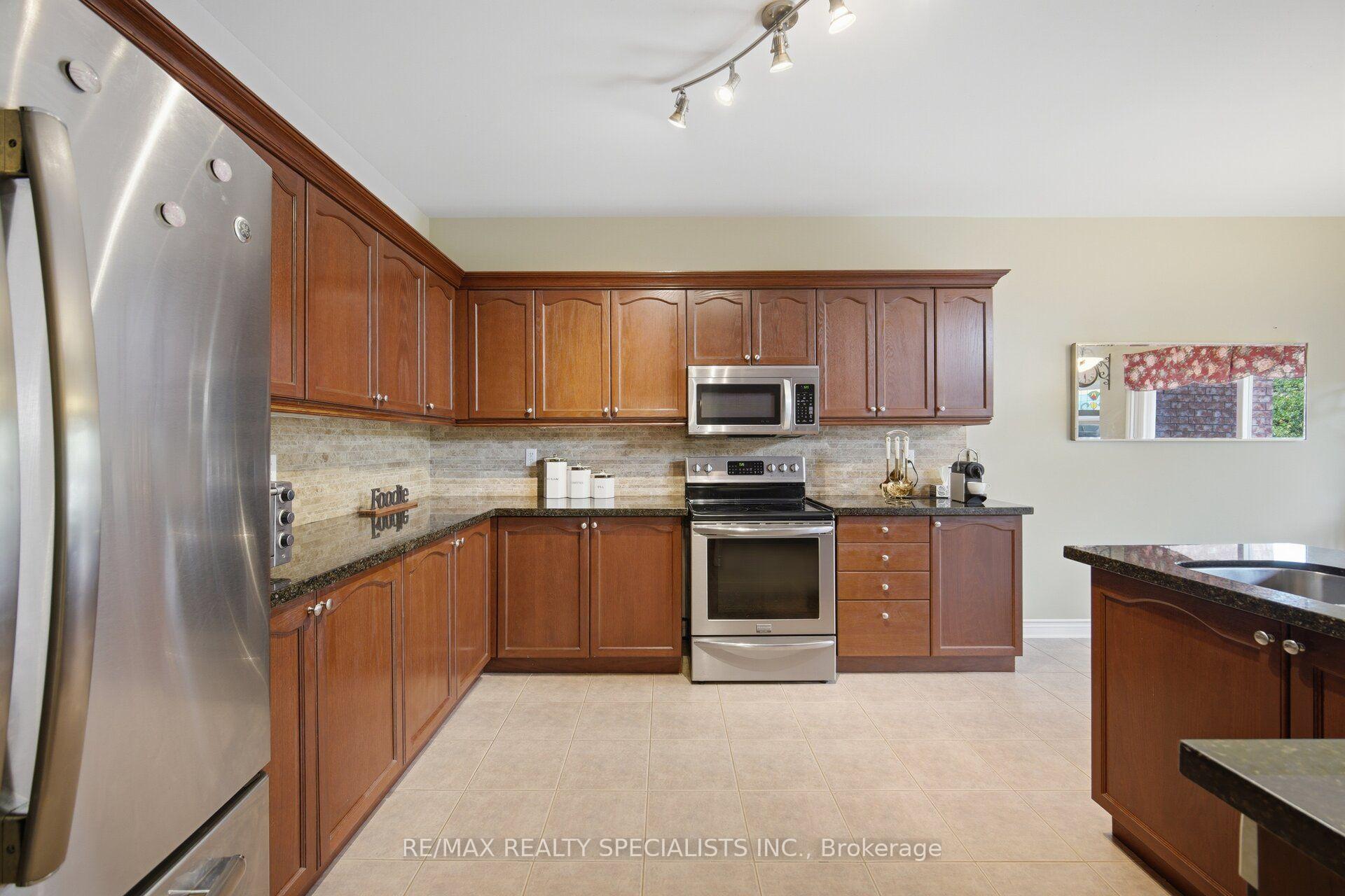 Photo 20 of 25 Dovergreen Drive, Brampton, Fletcher's Meadow — HOMEH