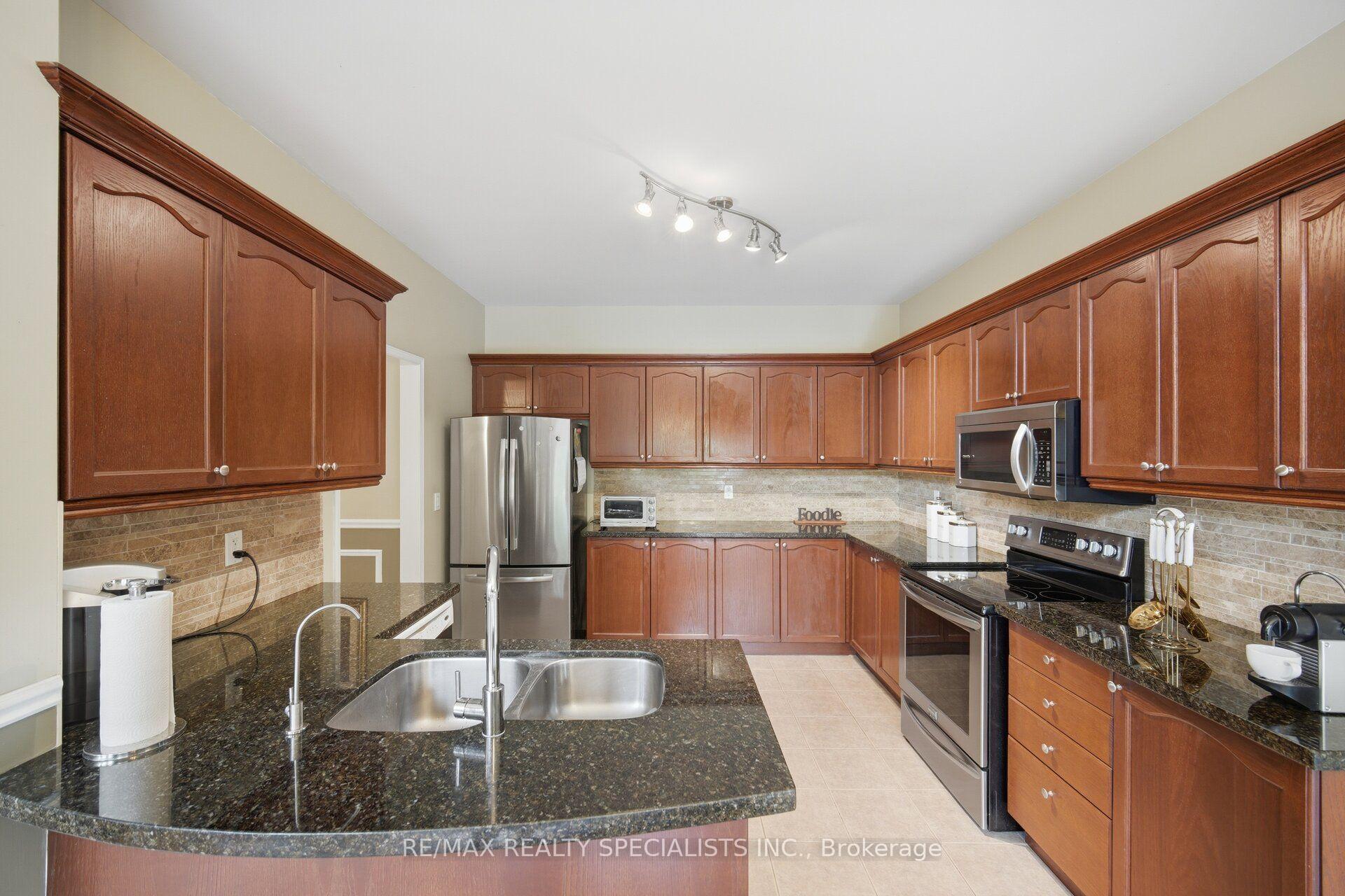 Photo 21 of 25 Dovergreen Drive, Brampton, Fletcher's Meadow — HOMEH