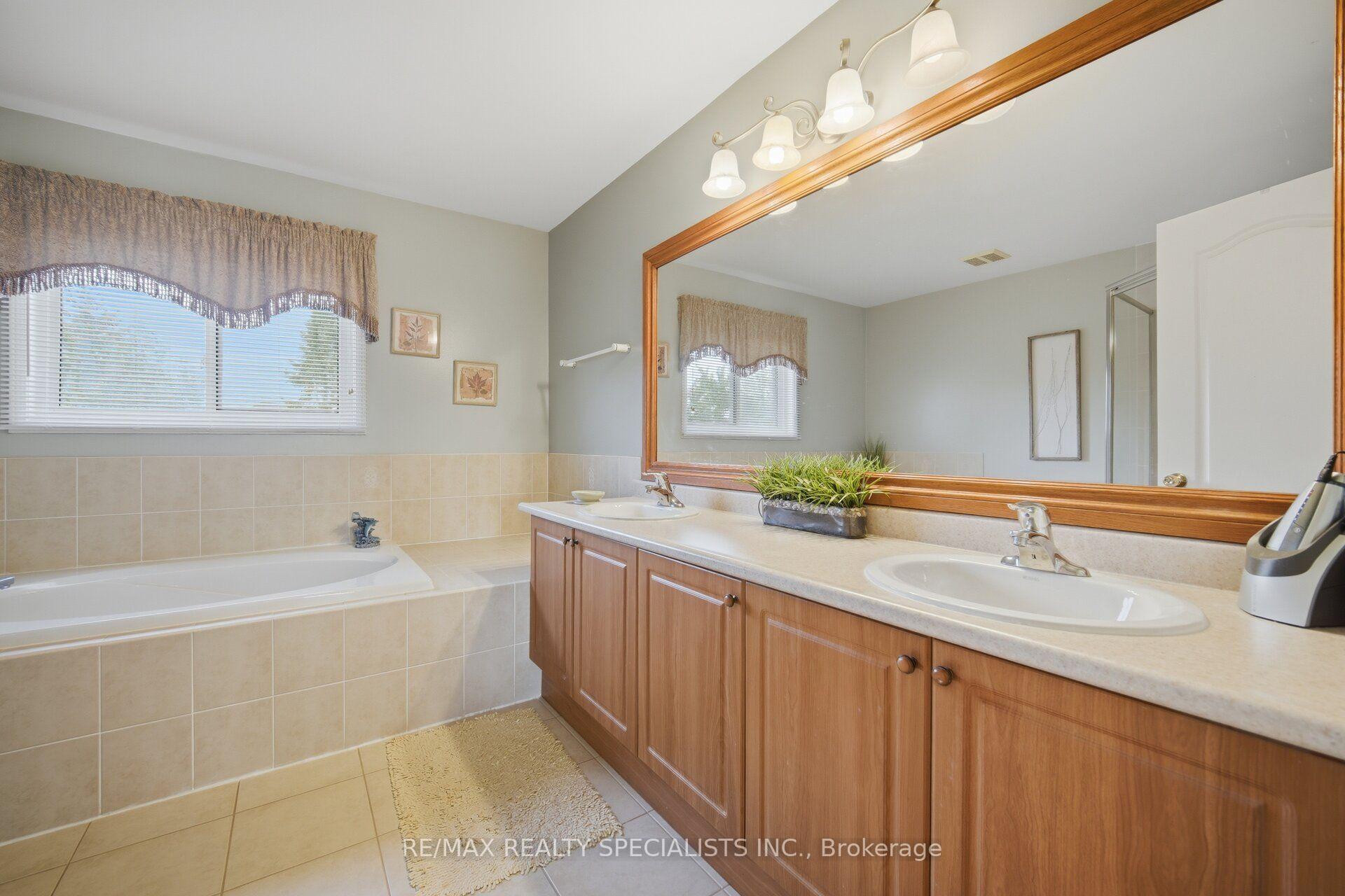 Photo 30 of 25 Dovergreen Drive, Brampton, Fletcher's Meadow — HOMEH
