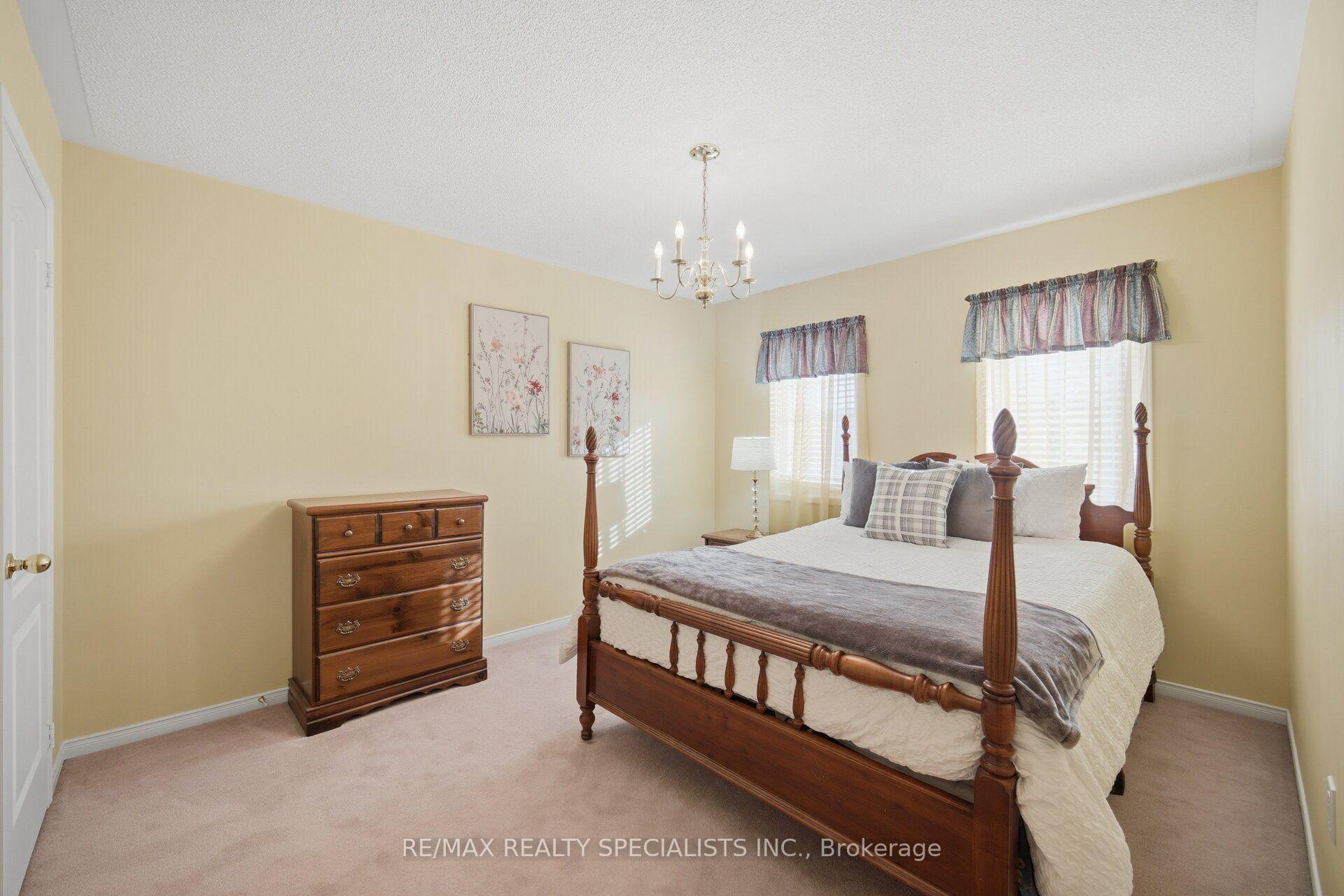 Photo 32 of 25 Dovergreen Drive, Brampton, Fletcher's Meadow — HOMEH