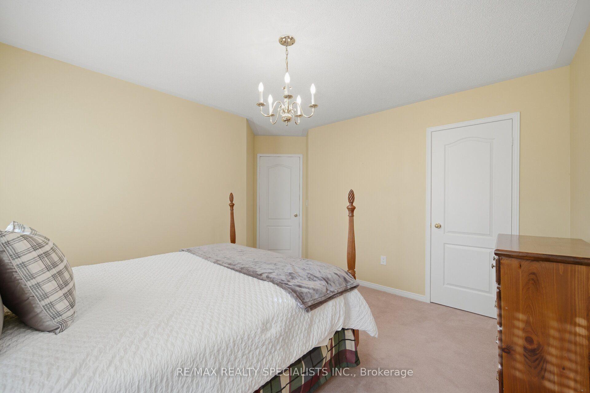 Photo 33 of 25 Dovergreen Drive, Brampton, Fletcher's Meadow — HOMEH