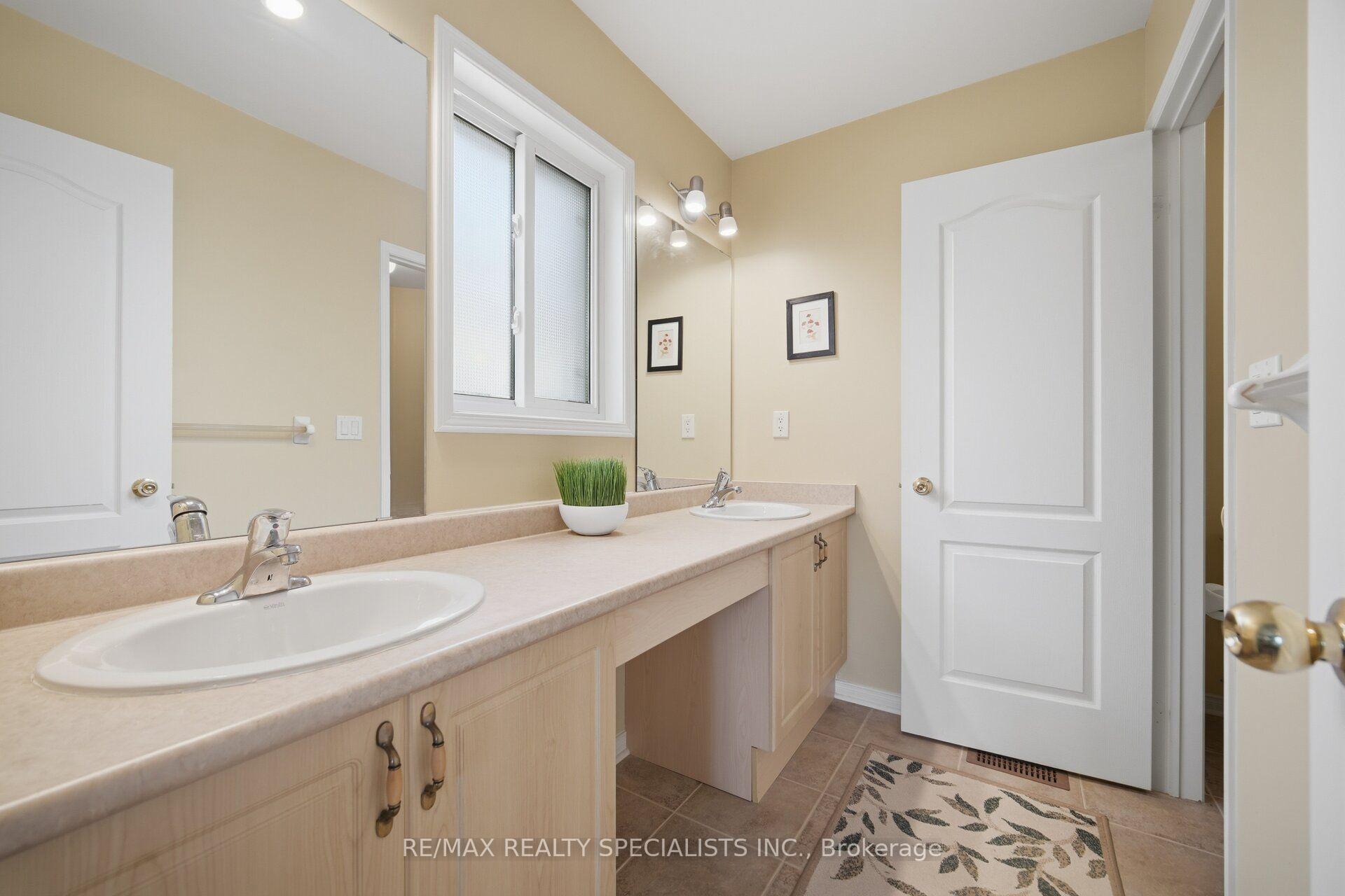 Photo 38 of 25 Dovergreen Drive, Brampton, Fletcher's Meadow — HOMEH