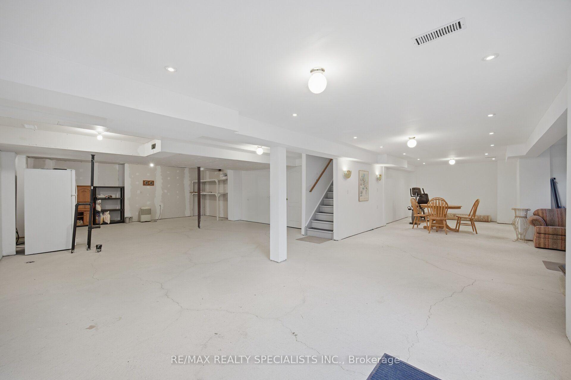 Photo 43 of 25 Dovergreen Drive, Brampton, Fletcher's Meadow — HOMEH
