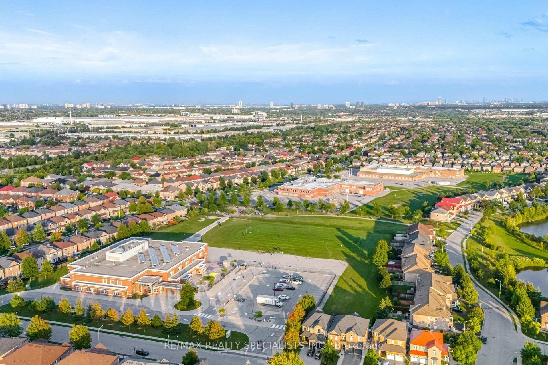 Photo 53 of 25 Dovergreen Drive, Brampton, Fletcher's Meadow — HOMEH