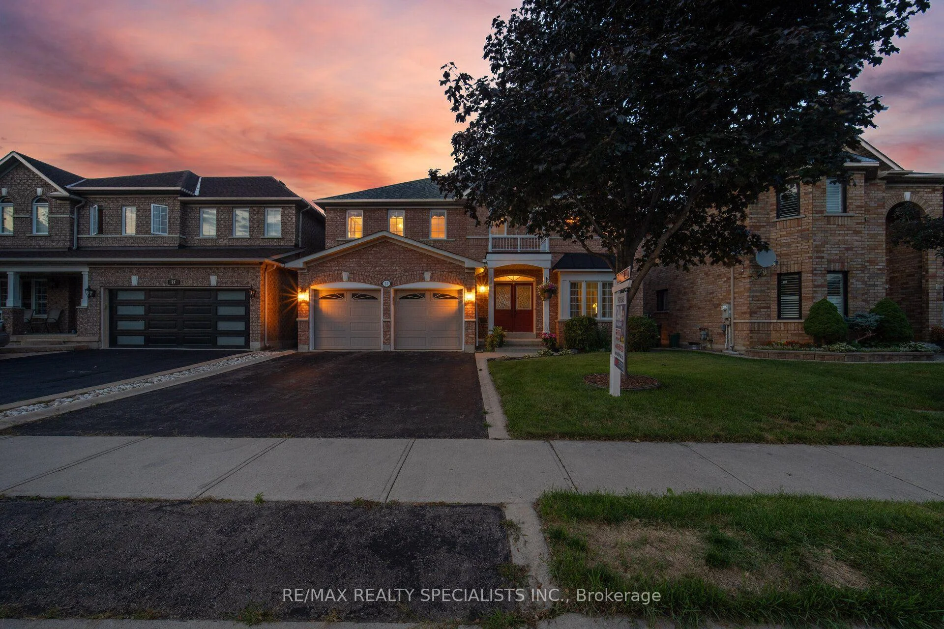 Photo 2 of 25 Dovergreen Drive, Brampton, Fletcher's Meadow — HOMEH