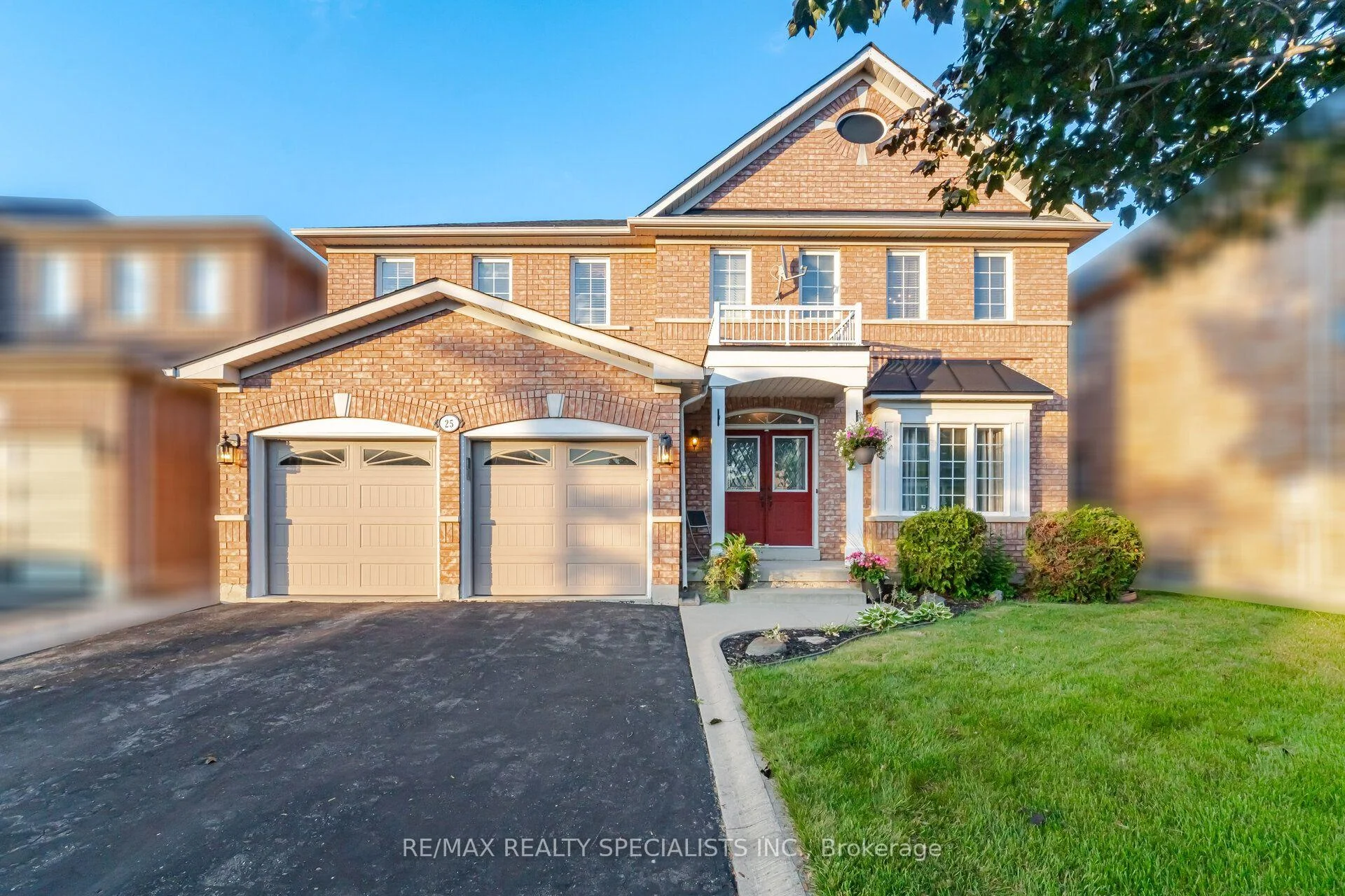 Photo 4 of 25 Dovergreen Drive, Brampton, Fletcher's Meadow — HOMEH