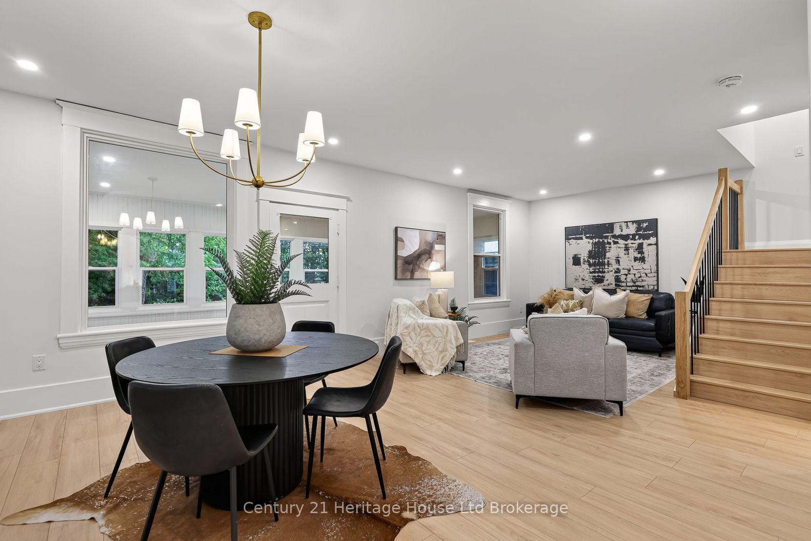 Photo 3 of 256 Union Street, Norfolk, Simcoe — HOMEH