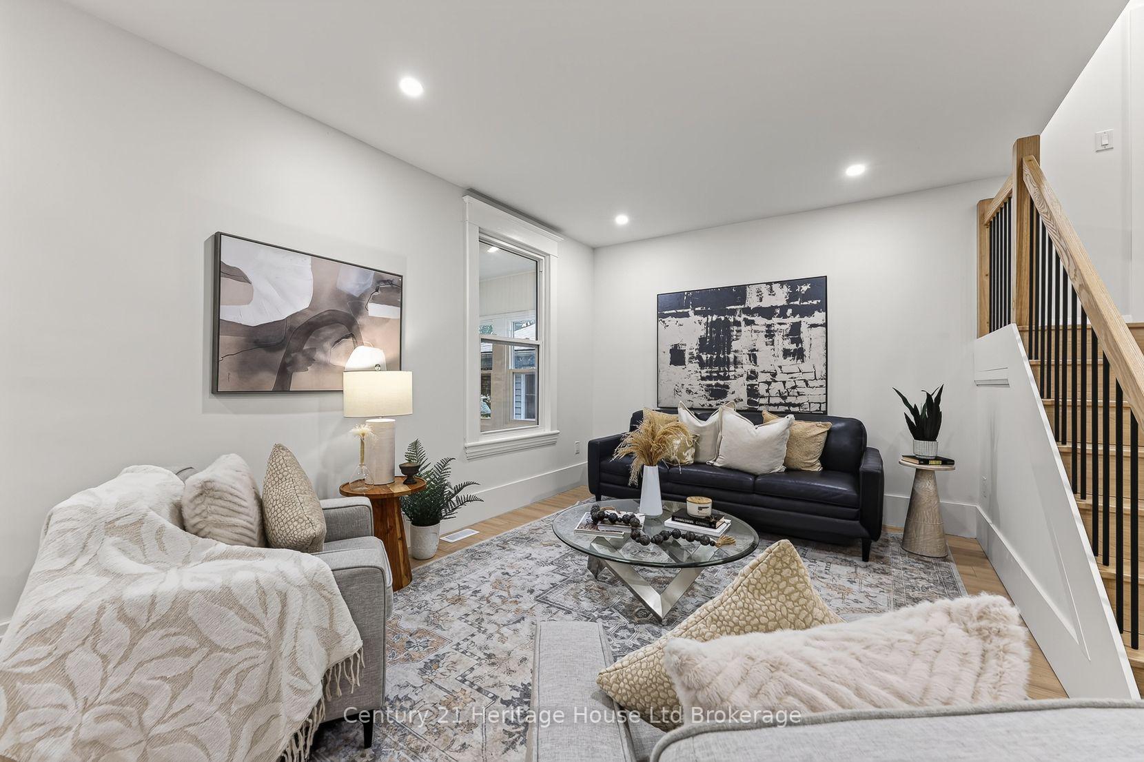 Photo 4 of 256 Union Street, Norfolk, Simcoe — HOMEH