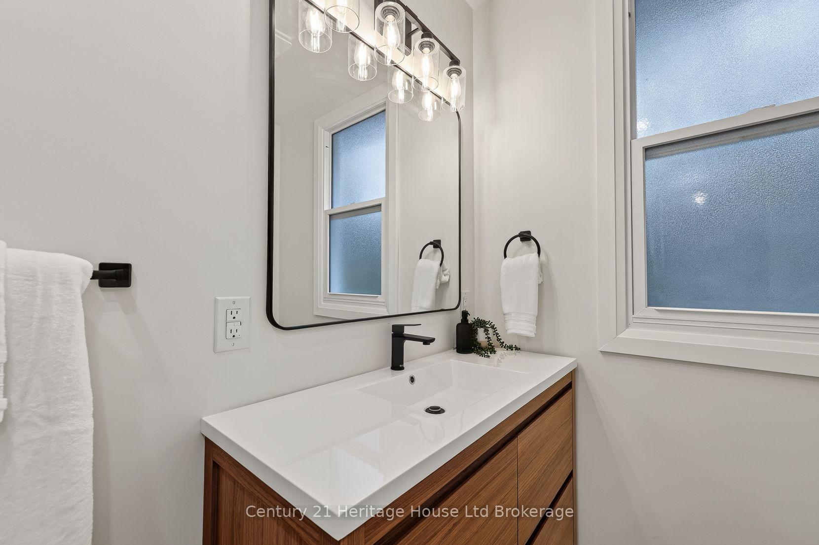 Photo 26 of 256 Union Street, Norfolk, Simcoe — HOMEH