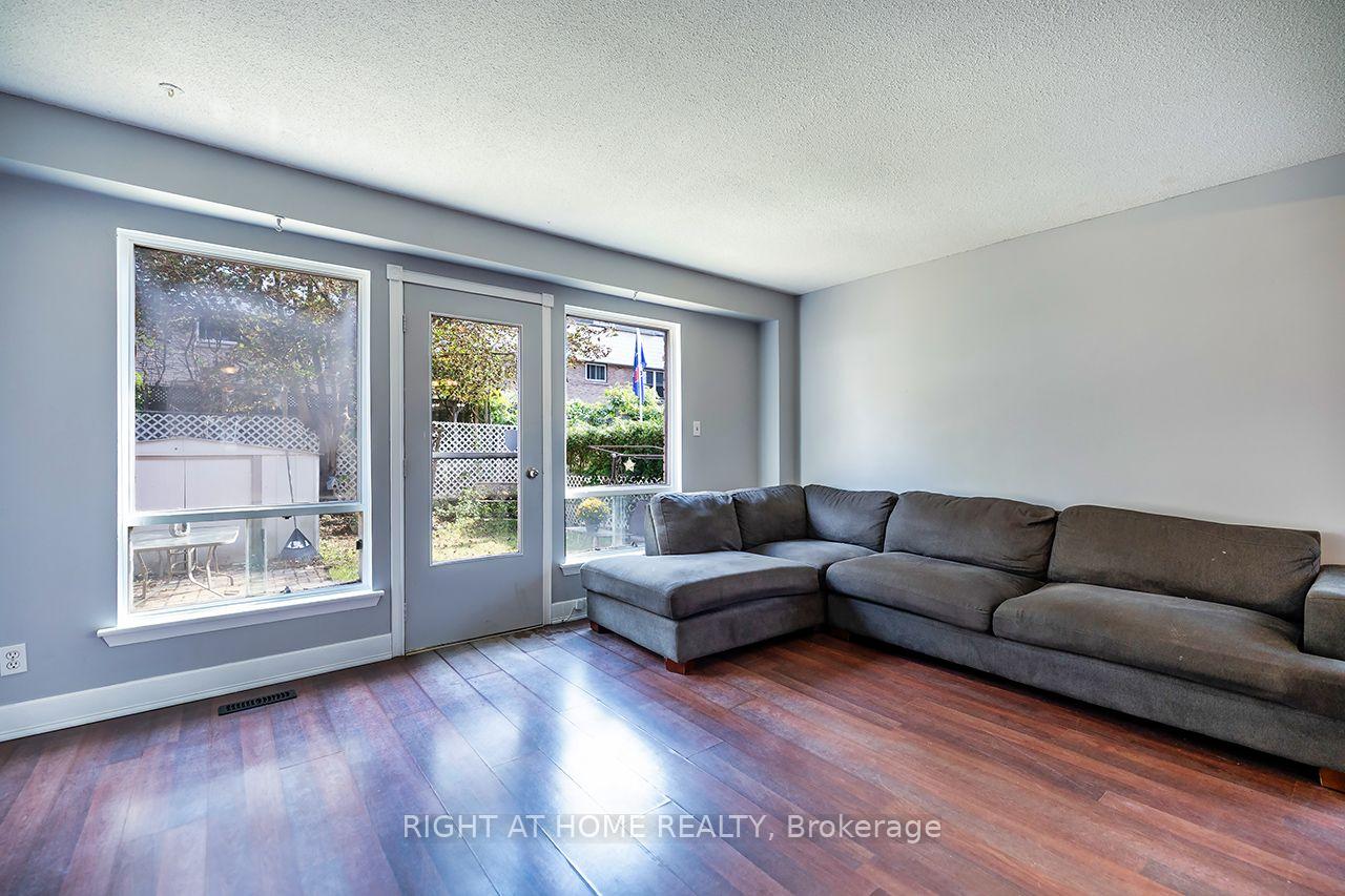 Photo 9 of 1262 Venus Crescent, Oshawa, Lakeview — HOMEH