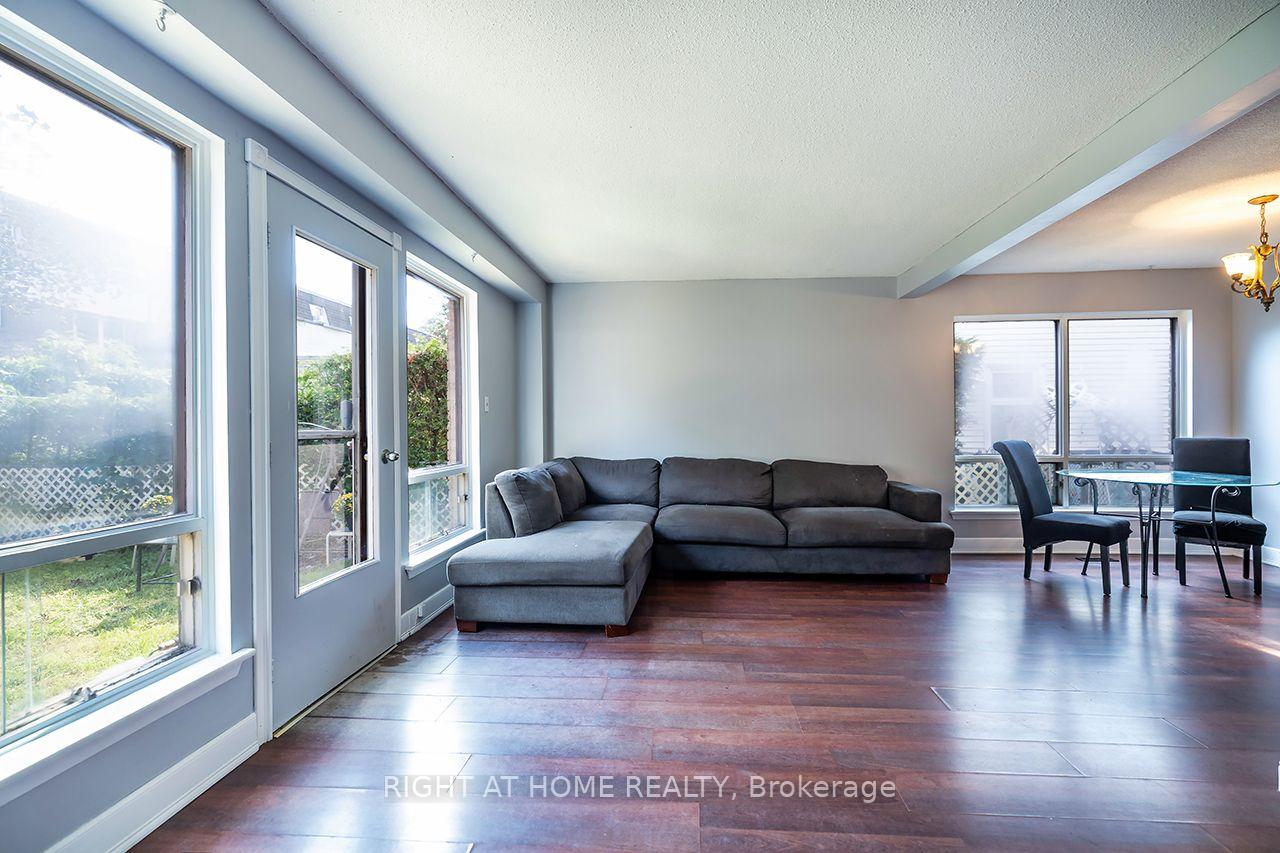 Photo 10 of 1262 Venus Crescent, Oshawa, Lakeview — HOMEH