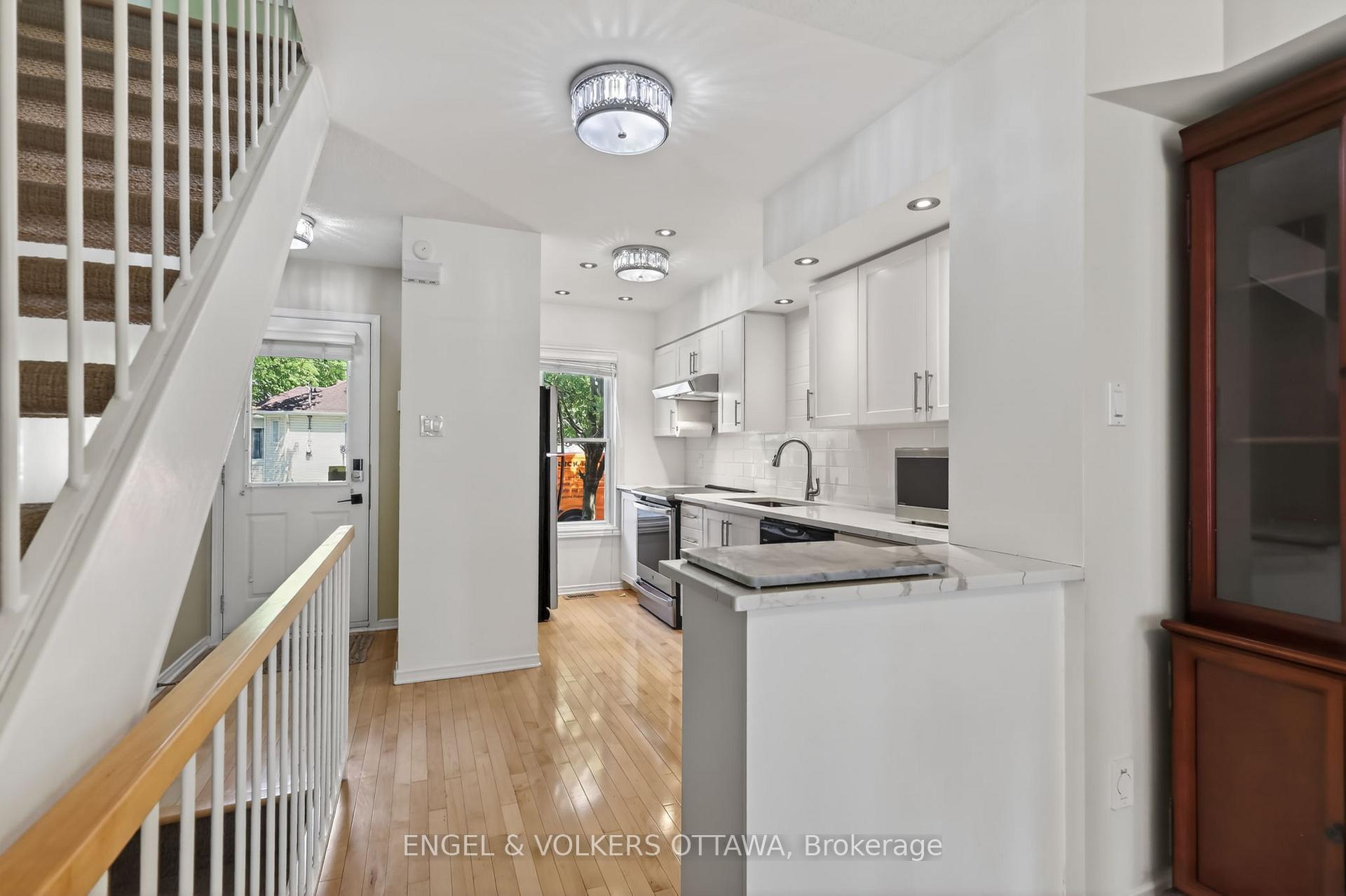 Photo 3 of 90B Templeton Street, Ottawa, Sandy Hill — HOMEH