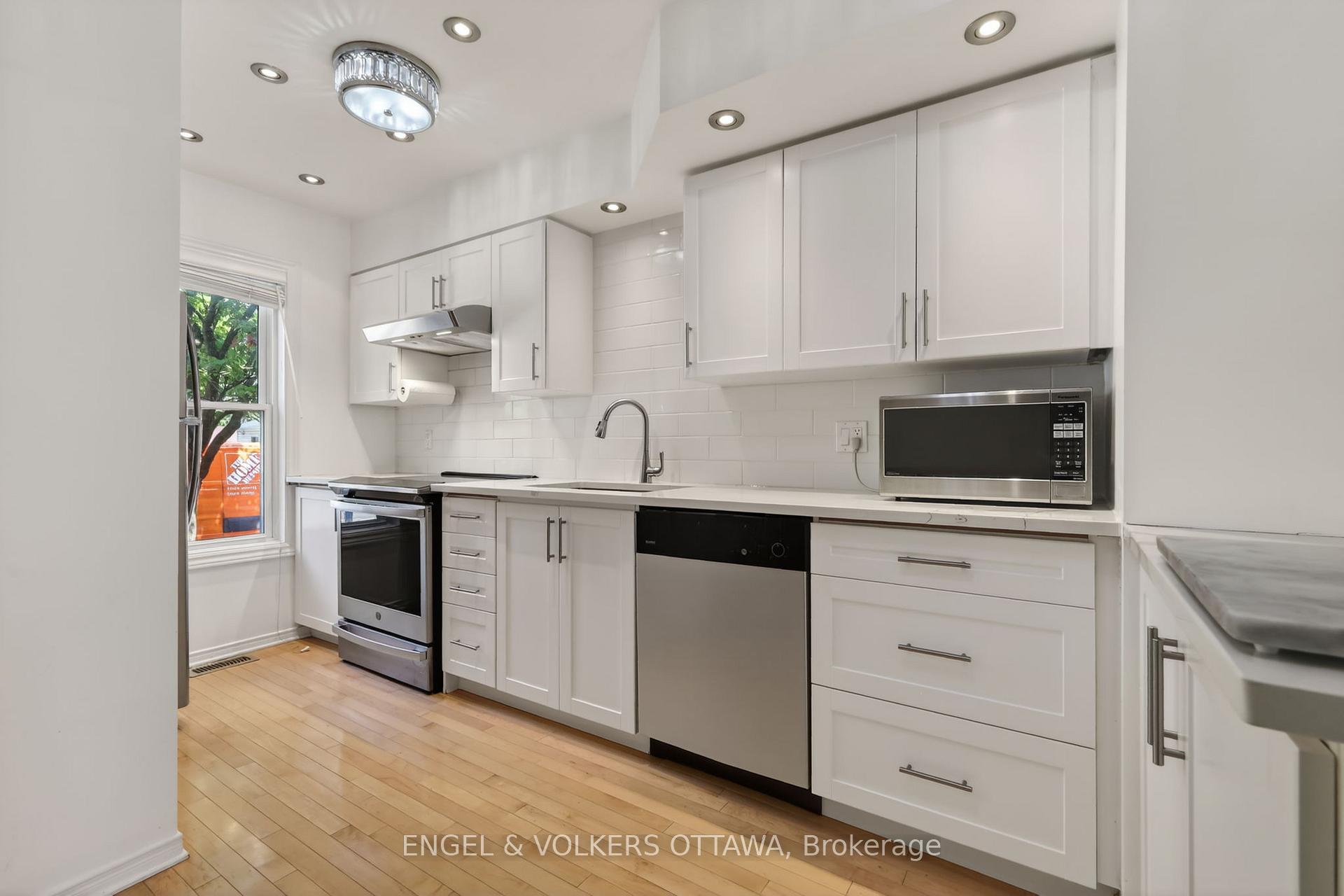 Photo 4 of 90B Templeton Street, Ottawa, Sandy Hill — HOMEH